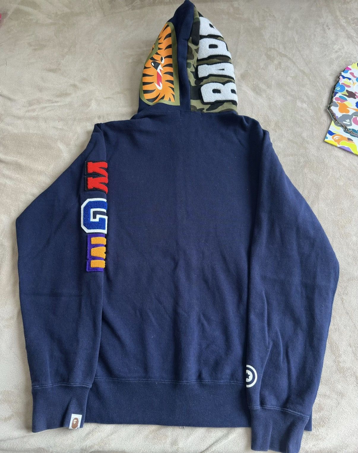 Bape BAPE Color Block Shark Head Hoodie K5 Size US L / EU 52-54 / 3 - 2 Thumbnail