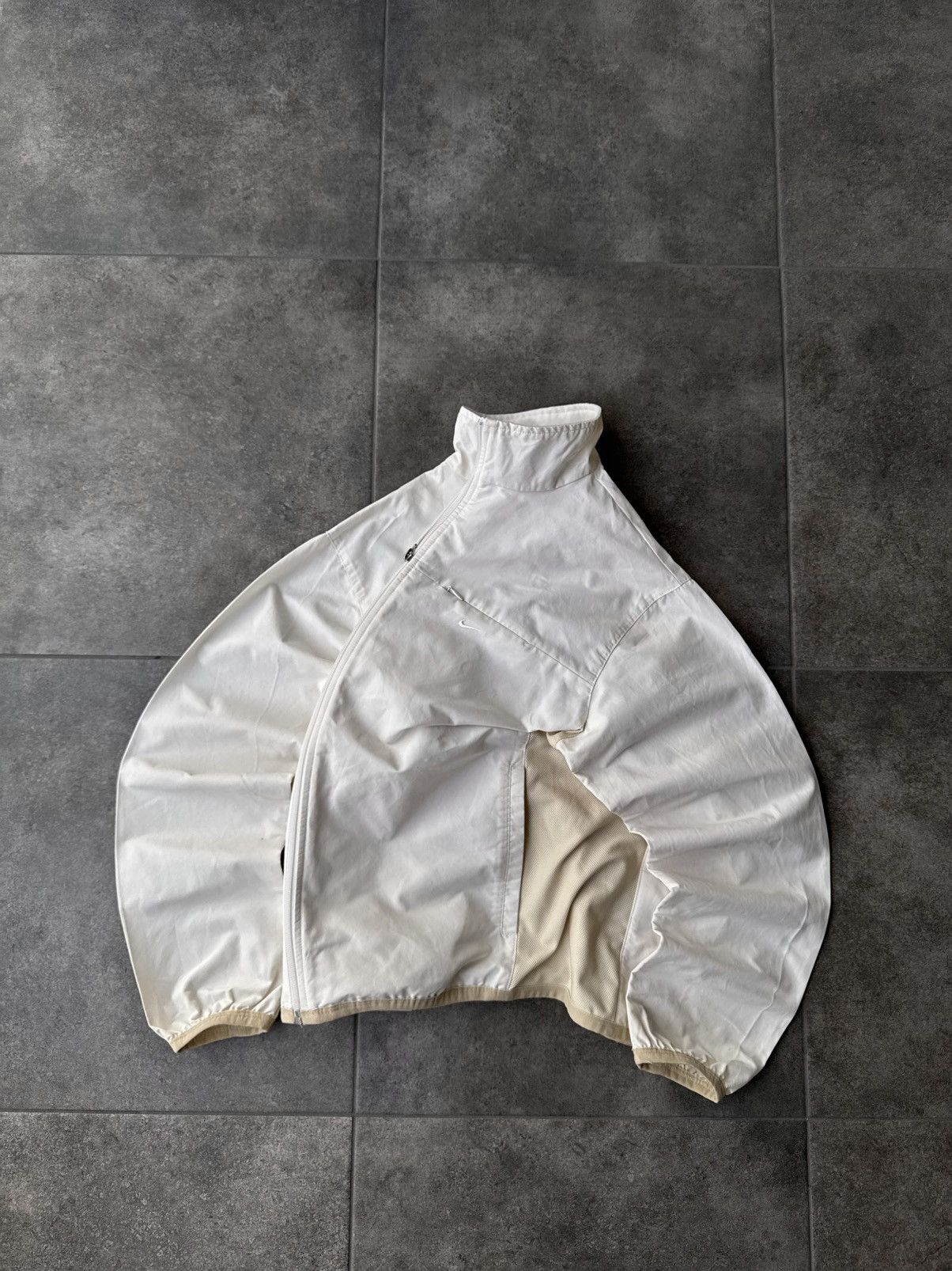 Nike Vintage Y2K Nike Track Jacket 2000s Windbreaker Size US S / EU 44-46 / 1 - 1 Thumbnail