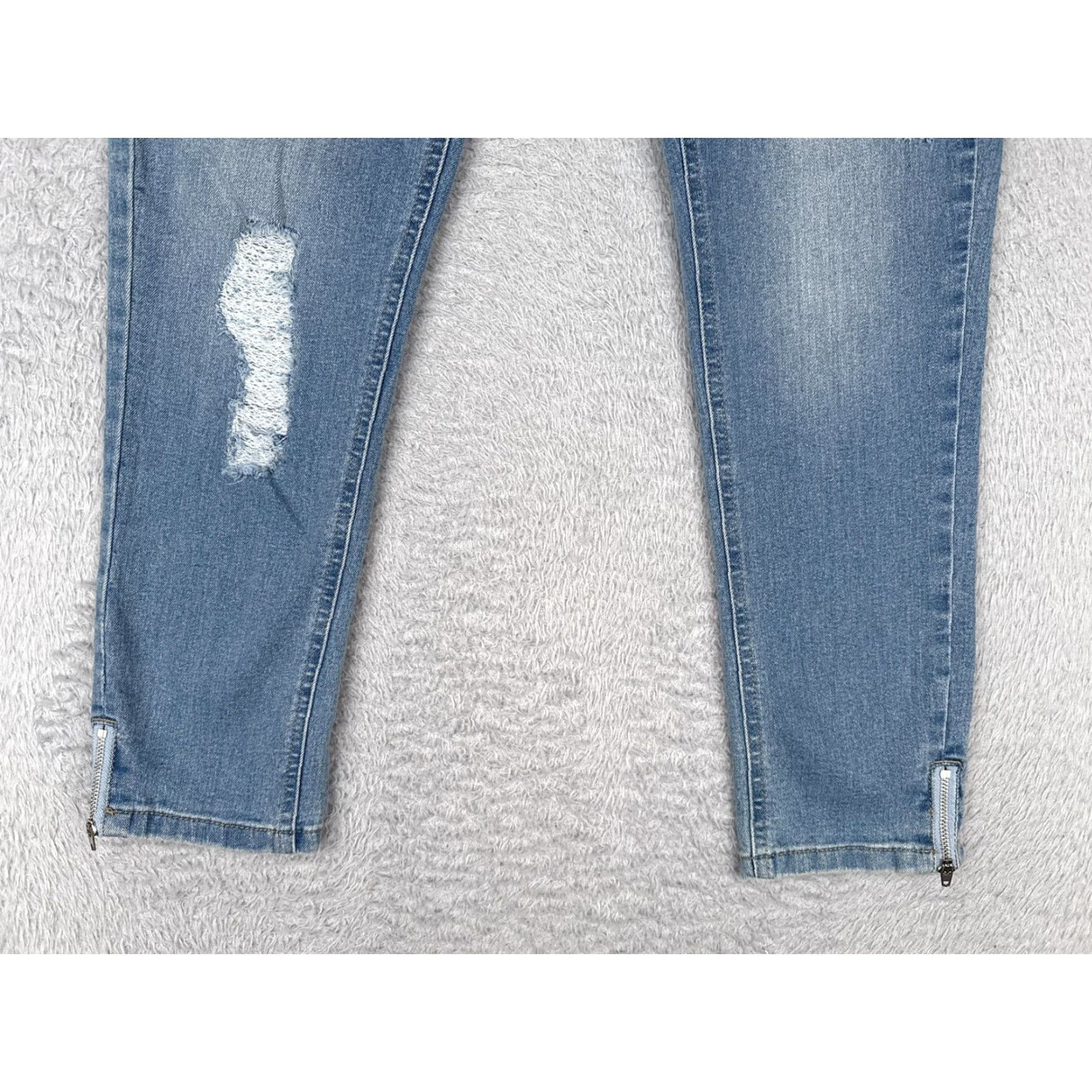 Venus Venus Jeans Womens 4 Blue Light Wash Distressed Skinny Ankle Zip Stretch Denim Size 27" / US 4 / IT 40 - 2 Thumbnail