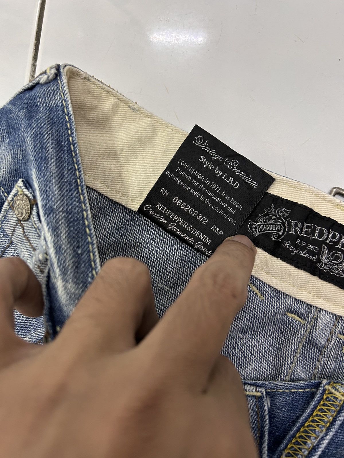 Japanese Brand × Vintage Red Pepper Y2K Wide-Leg Flare Distressed Jeans Embroidered Size US 30 / EU 46 - 14 Thumbnail
