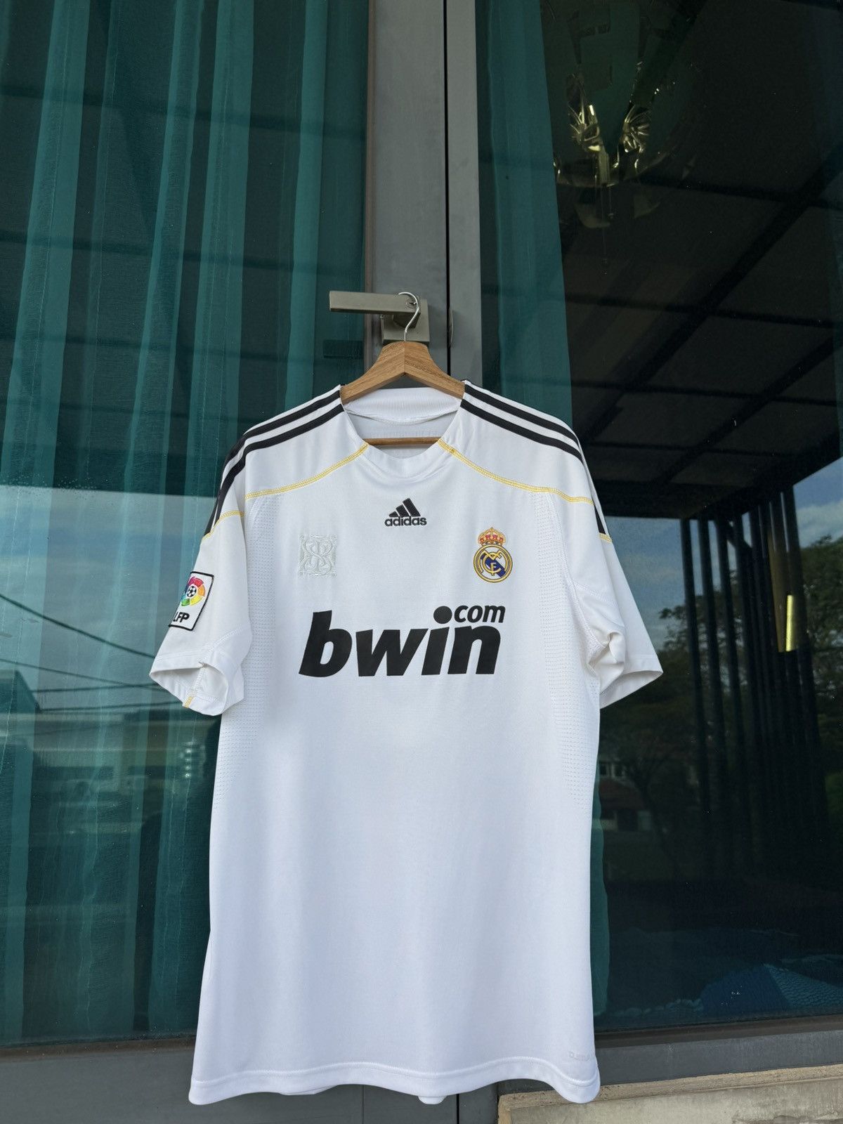 Adidas Real Madrid 2009 Ronaldo #9 Size US L / EU 52-54 / 3 - 1 Thumbnail