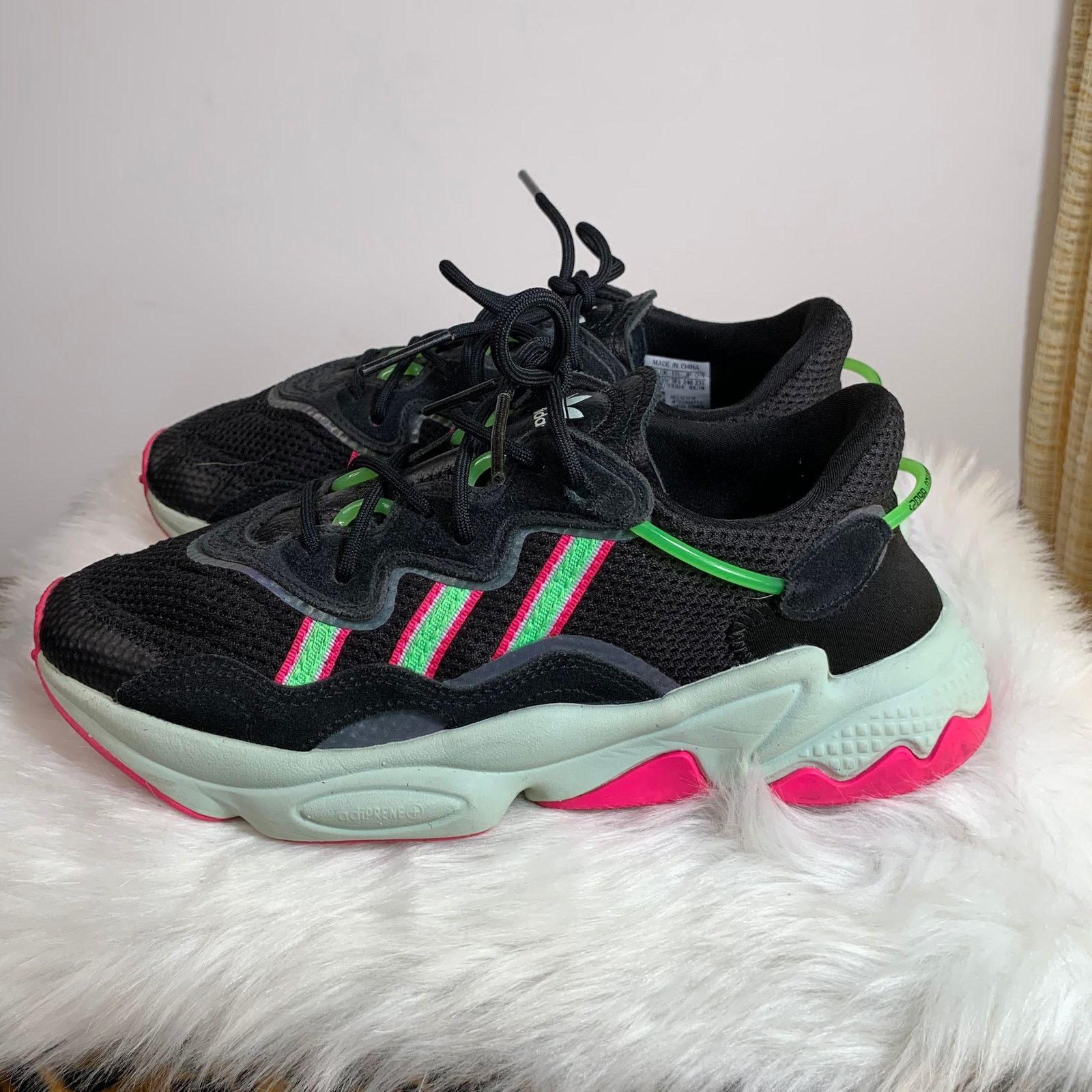 Adidas Adidas Originals Ozweego Running Sneakers Size 7 Size US 7 / IT 37 - 5 Thumbnail