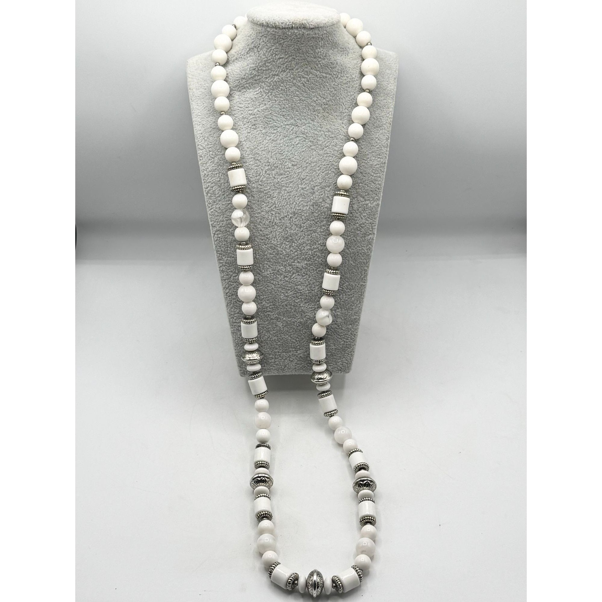 Vintage Vintage 80s White and Silver Plastic Long Beaded Western Sty Size ONE SIZE - 3 Thumbnail