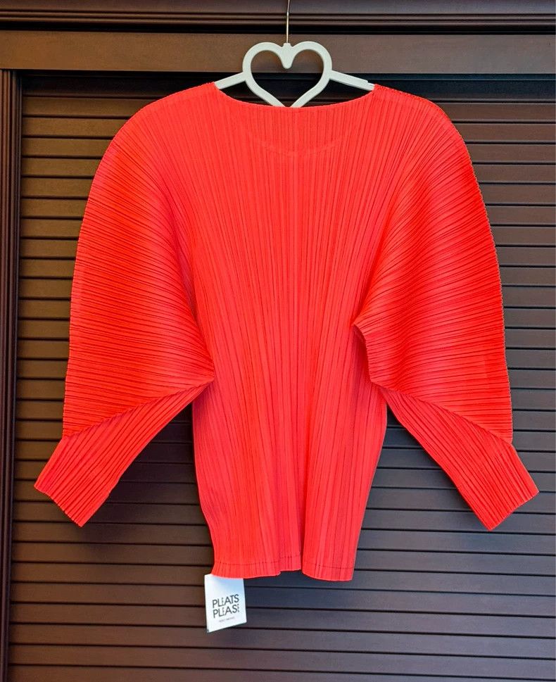 Issey Miyake Issey Miyake size:3 Red pleated coat Size XS / US 0-2 / IT 36-38 - 2 Thumbnail