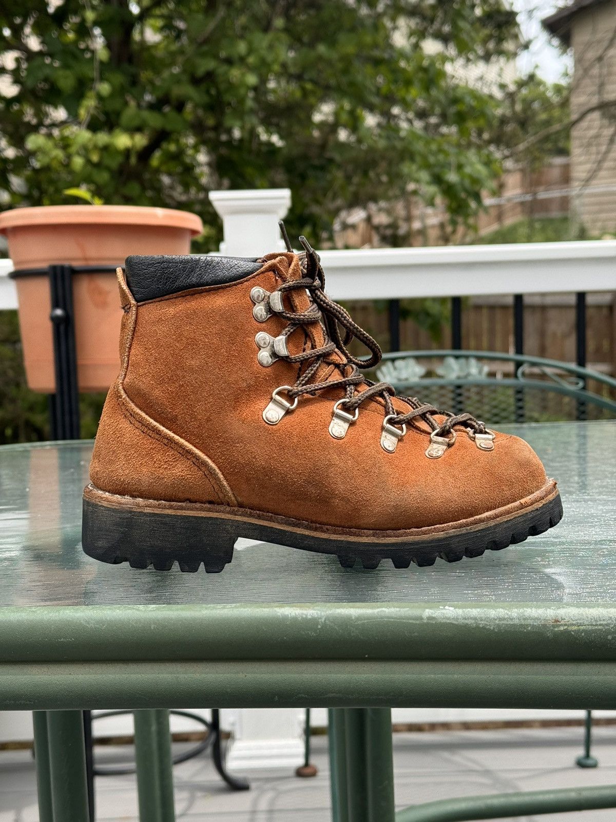 Vintage 70's Women's Suede Hiking Boots in Great Condition Size US 5.5 / IT 35.5 - 2 Thumbnail
