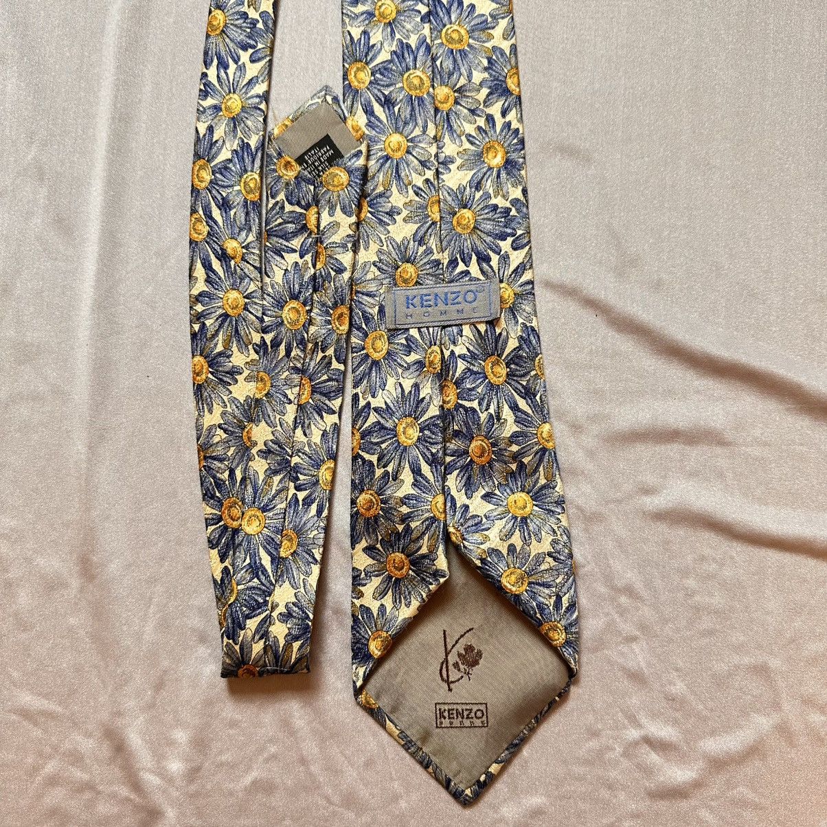 Kenzo Vintage Kenzo all-silk tie with flowers Size ONE SIZE - 1 Thumbnail