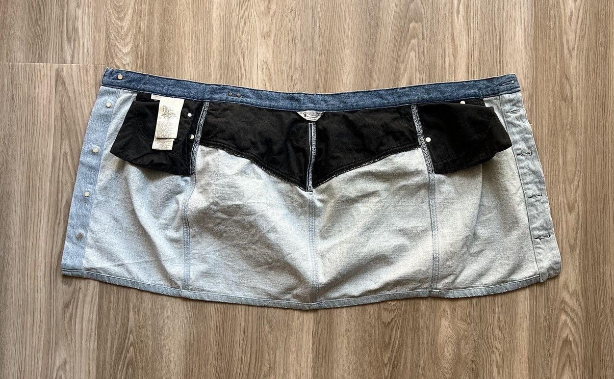 Diesel Vintage Diesel Avant Garde Denim Button Skirt Size 27" / US 4 / IT 40 - 4 Thumbnail