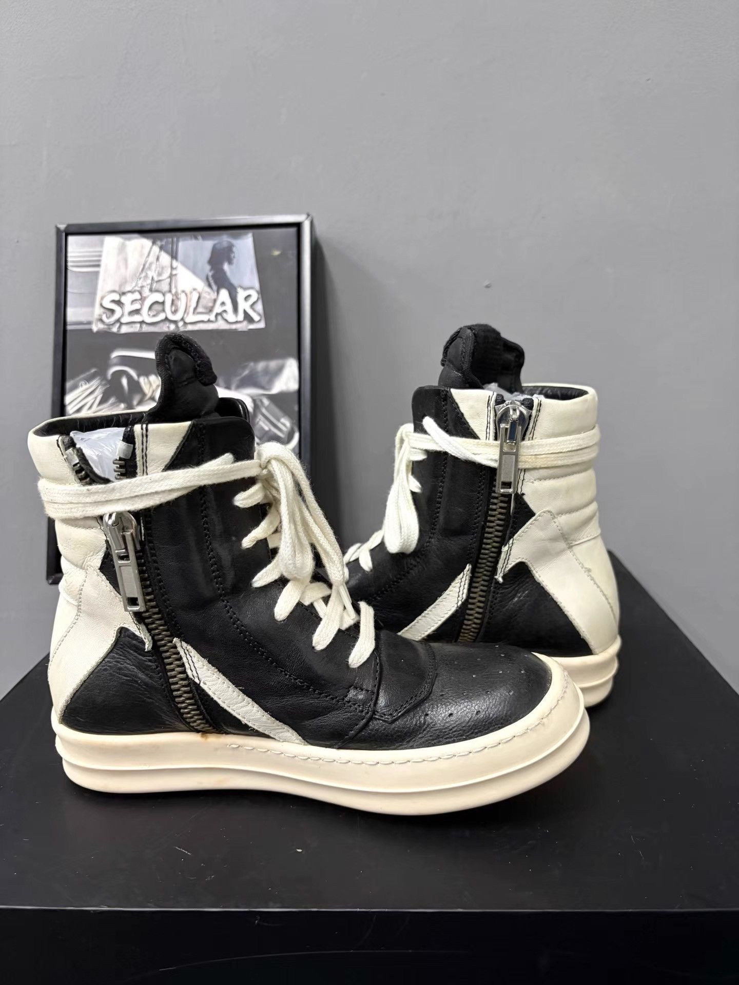 Rick Owens Rick Owens Black White Inverted Triangle Sneakers K34 Size US 6 / IT 36 - 6 Thumbnail