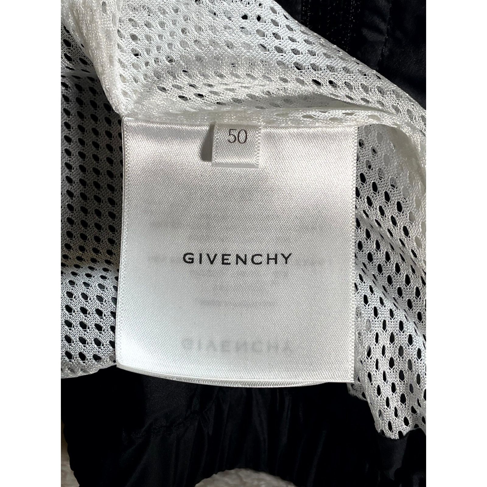 Givenchy Givenchy Nylon Windbreaker Small Logo Black Track Jacket Size US M / EU 48-50 / 2 - 5 Thumbnail