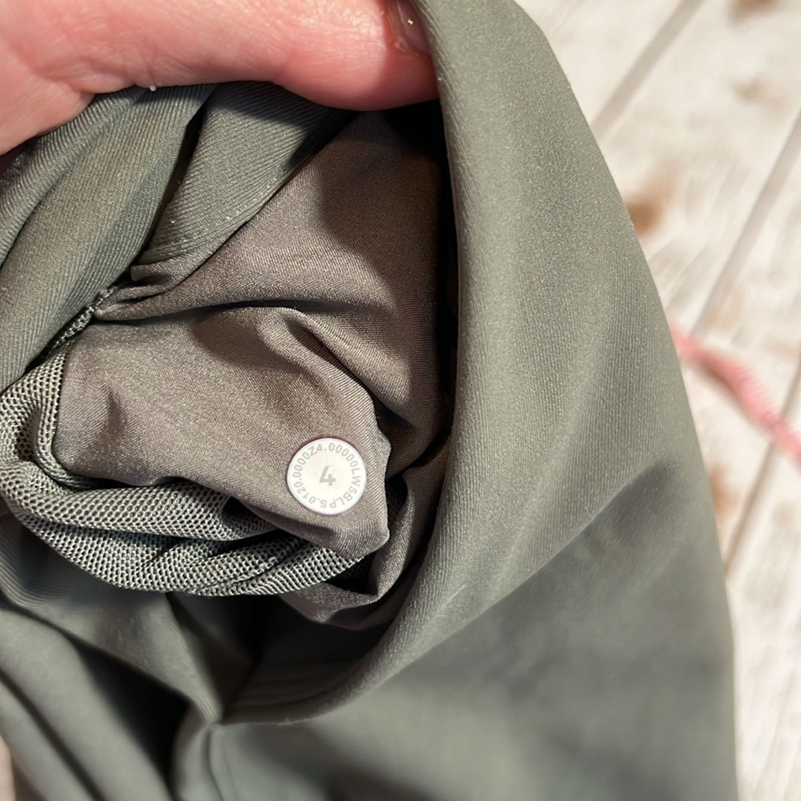 Lululemon Lululemon On the Fly 7/8 Pant in Grey Sage Size 27" / US 4 / IT 40 - 8 Thumbnail