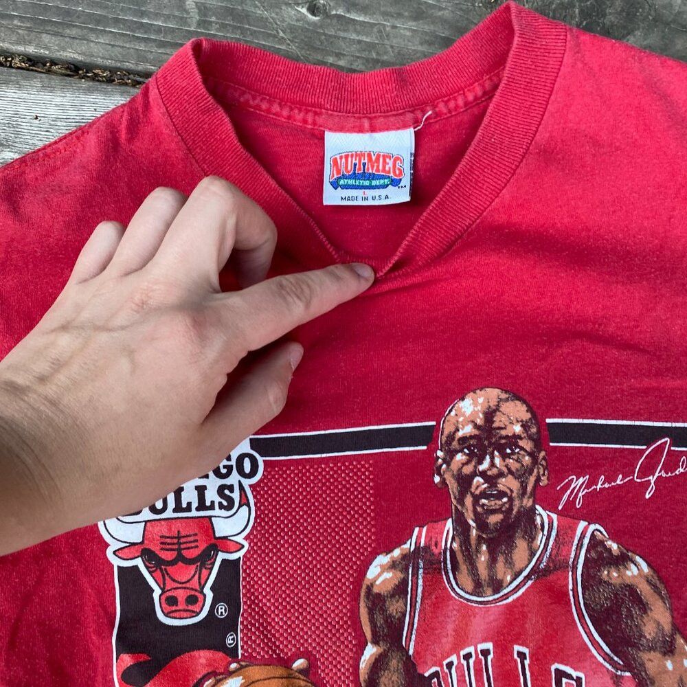 Nutmeg Vintage 90s Nutmeg Michael Jordan Chicago Bulls NBA T Shirt Size US L / EU 52-54 / 3 - 6 Thumbnail