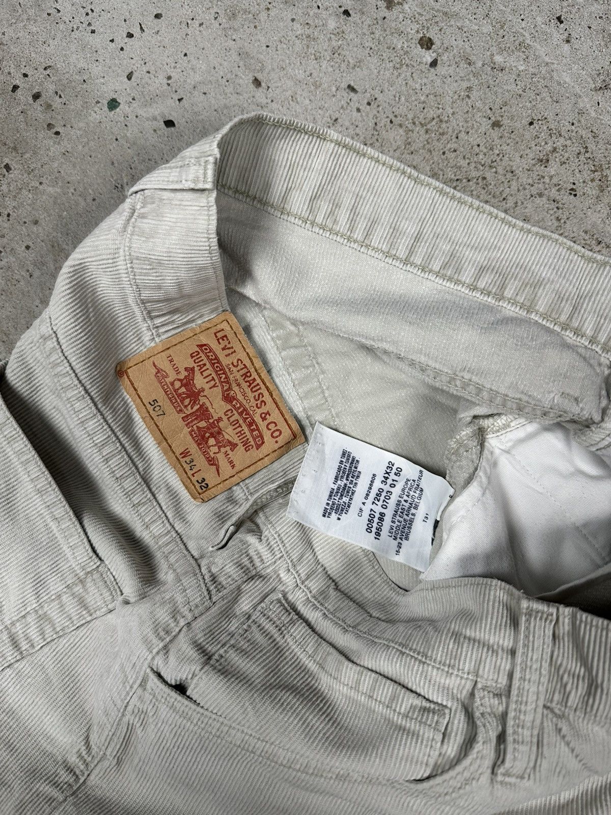 Levi's Vintage 2003 Levi’s 507 Flare Corduroy Pants Denim Jeans Size US 34 / EU 50 - 9 Thumbnail
