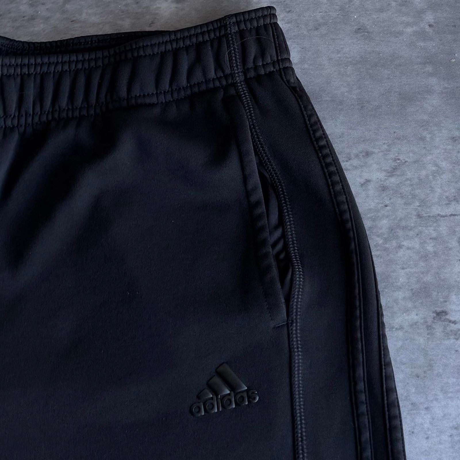 Adidas × Vintage Adidas Black Embroidered Essential Technical Sweatpants Size US 34 / EU 50 - 3 Thumbnail