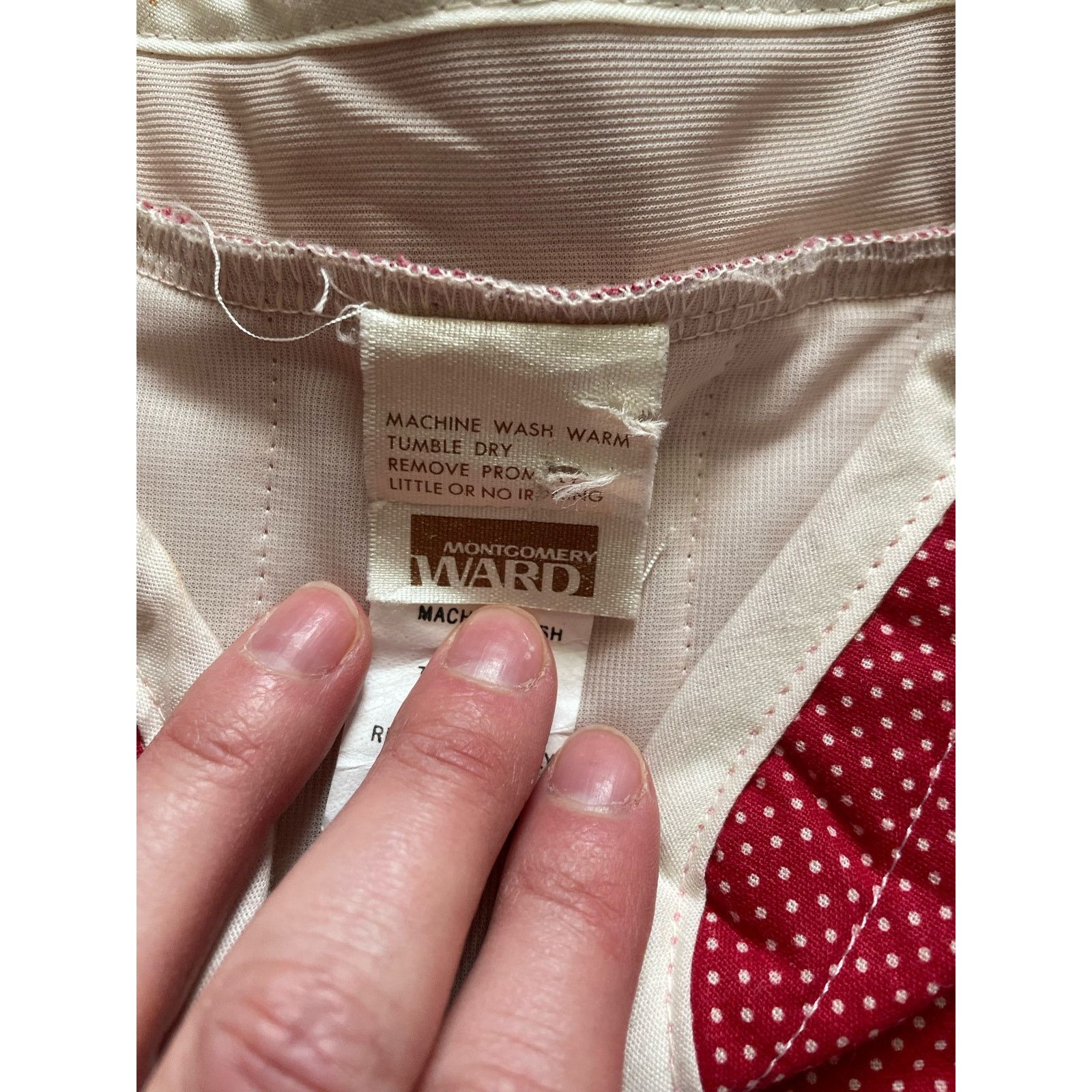 Vintage Vintage Montgomery Ward Open Front Qulited Jacket Red S Size S / US 4 / IT 40 - 4 Thumbnail
