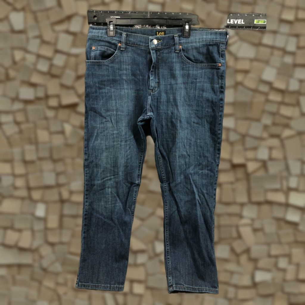 Lee Lee Jeans Regular Straight Mens Mid Rise Medium Wash Blue 38x29 5-Pocket Denim Cotton Blend Belt Loops Classic Fit Vintage No N/A Size US 38 / EU 54 - 1 Thumbnail