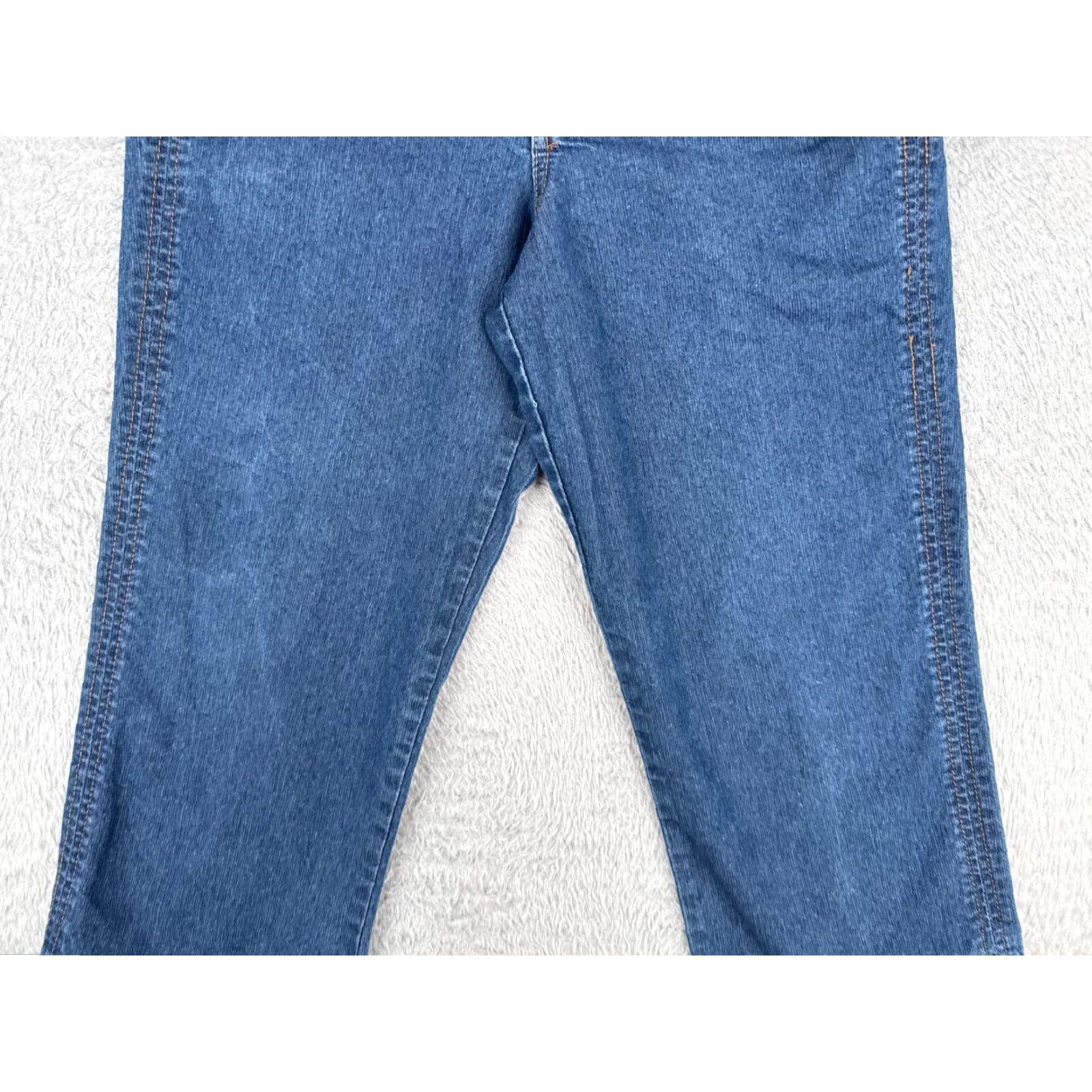 Vintage BandolinoBlu Jeans Womens 10 Blue Denim Capri Mid Rise 30x21 Cotton Blend 5-Pocket Design Size 32" / US 10 / IT 46 - 3 Thumbnail