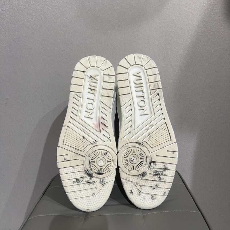Louis Vuitton Louis Vuitton Trainer Sneakers for Unisex -2508 Size US 8 / EU 41 - 4 Thumbnail