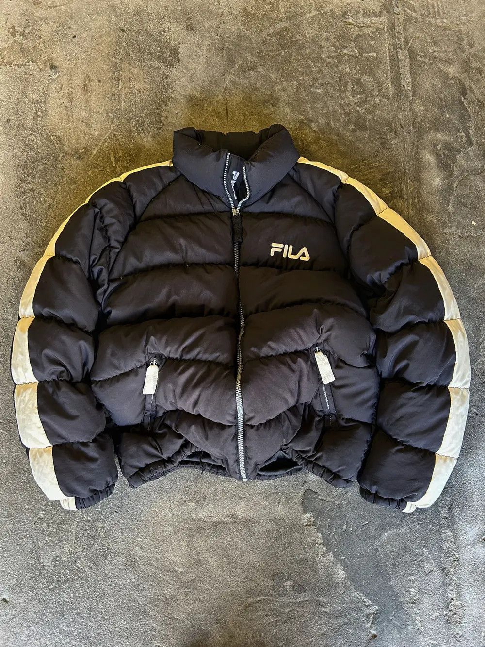 Fila × Japanese Brand × Vintage Vintage The North Face Nike Style Fila Puffer Jacket 90s Size US M / EU 48-50 / 2 - 1 Thumbnail