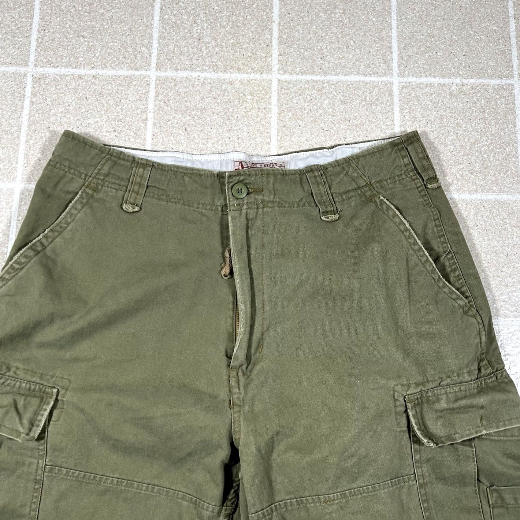 Vintage VINTAGE Steve & Barry's Cargo Shorts Men 34 Green Paratrooper Military 2000s Y2K University Cargo Shirt? Size US 34 / EU 50 - 2 Thumbnail