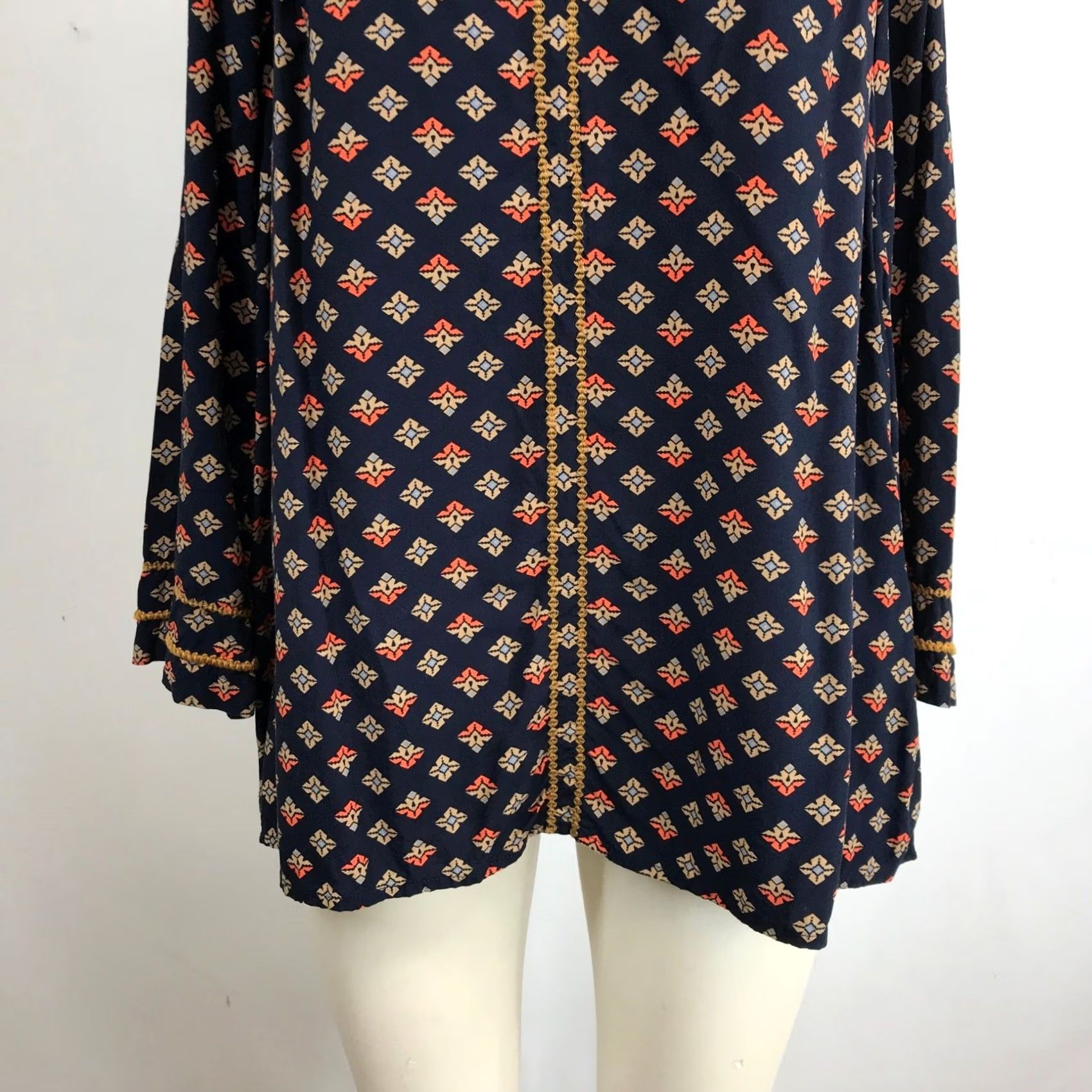 Vintage VINTAGE? No — J Jill Navy Blue Geometric Print Tunic Blouse Women Size L Long Sleeve V Neck Size L / US 10 / IT 46 - 3 Thumbnail