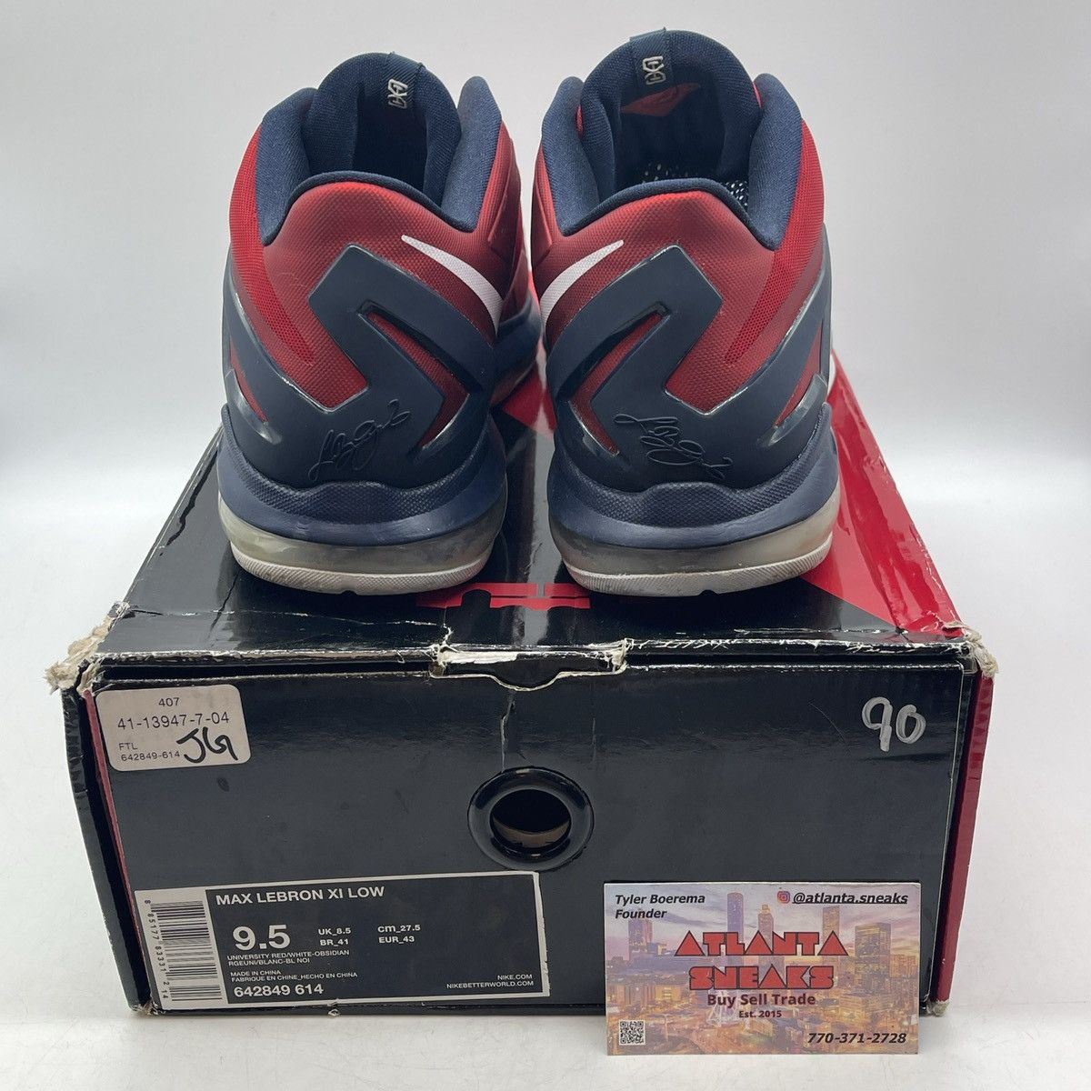 Nike Max Lebron 11 low Independence Day Size US 9.5 / EU 42-43 - 3 Thumbnail