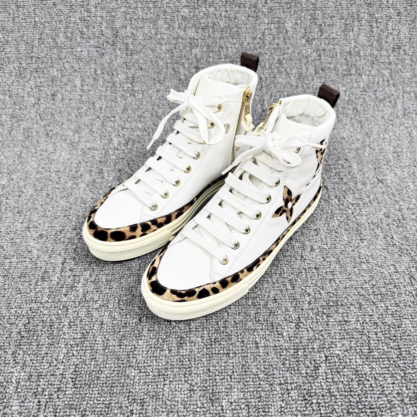 Louis Vuitton LV Stellar Leopard-Monogram Sneakers Women's 36.5 Size US 6 / IT 36 - 1 Thumbnail