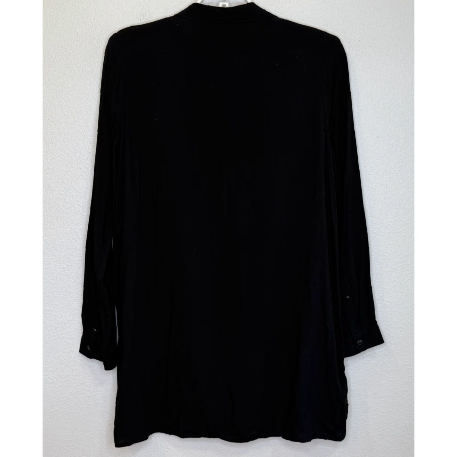 Vintage Paparazzi Tunic Top Womens Size Medium Black w/ Embroidered Floral Print Button Front V-Neck Long Sleeve Size M / US 6-8 / IT 42-44 - 5 Thumbnail