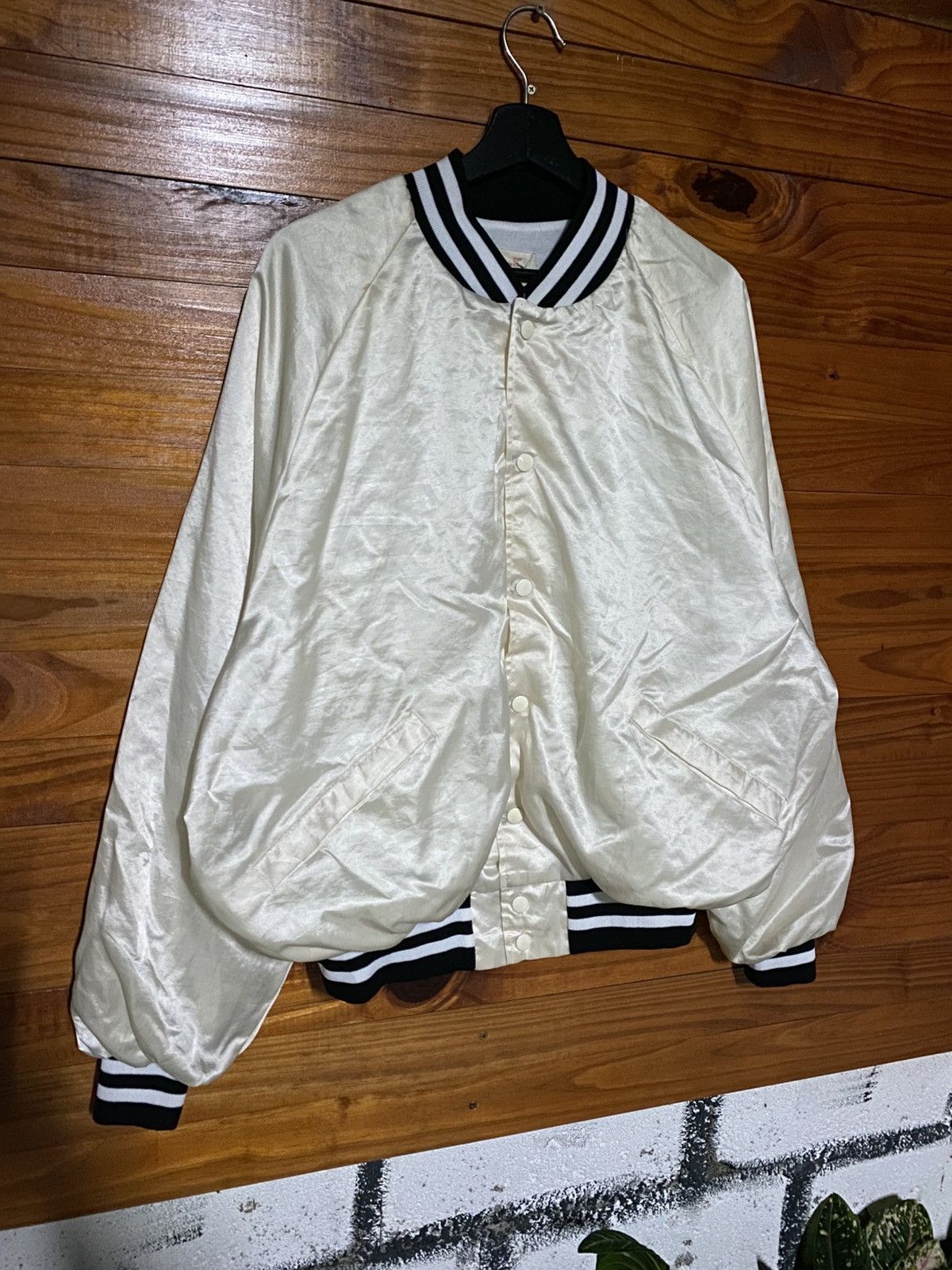 Vintage Vintage 70s King Louie “The King Lives On – Gary Hill Show” Size US XL / EU 56 / 4 - 8 Thumbnail