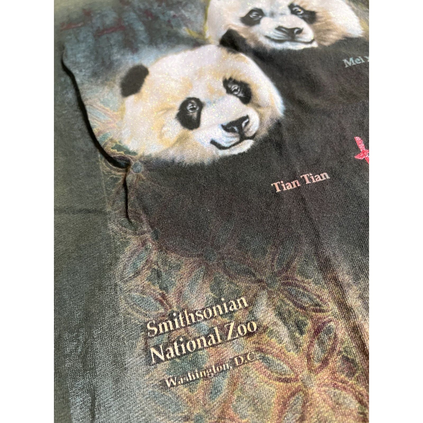 Delta VINTAGE Smithsonian National Zoo Washington DC Pandas T-Shirt Small Green USA Made Shirt Men S Green Size US S / EU 44-46 / 1 - 6 Thumbnail