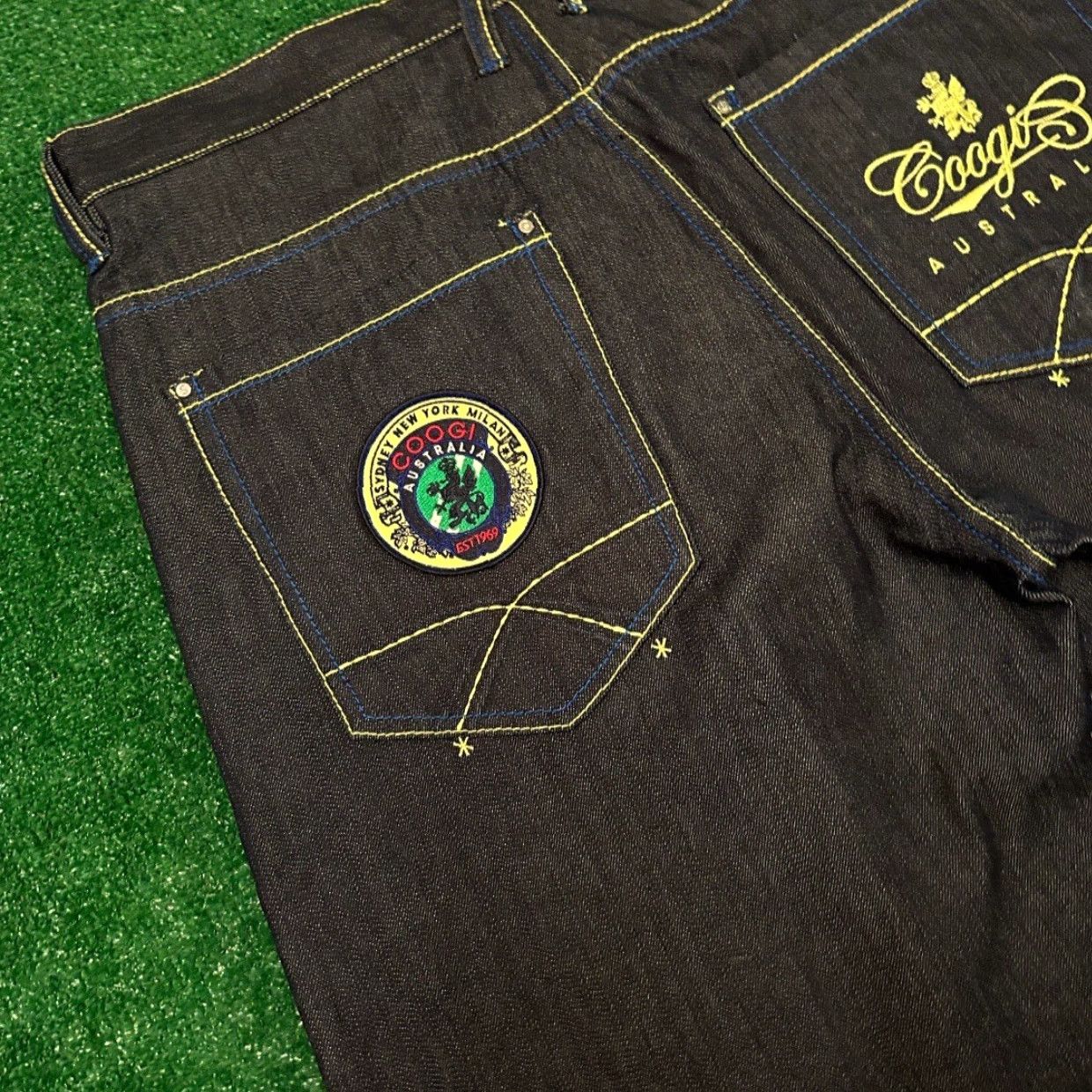 Coogi VINTAGE COOGI Jeans Baggy Skater Hip Hop Grunge VTG Mens Size 38 Embroidered Wide-Leg 38X34 Size US 38 / EU 54 - 3 Thumbnail