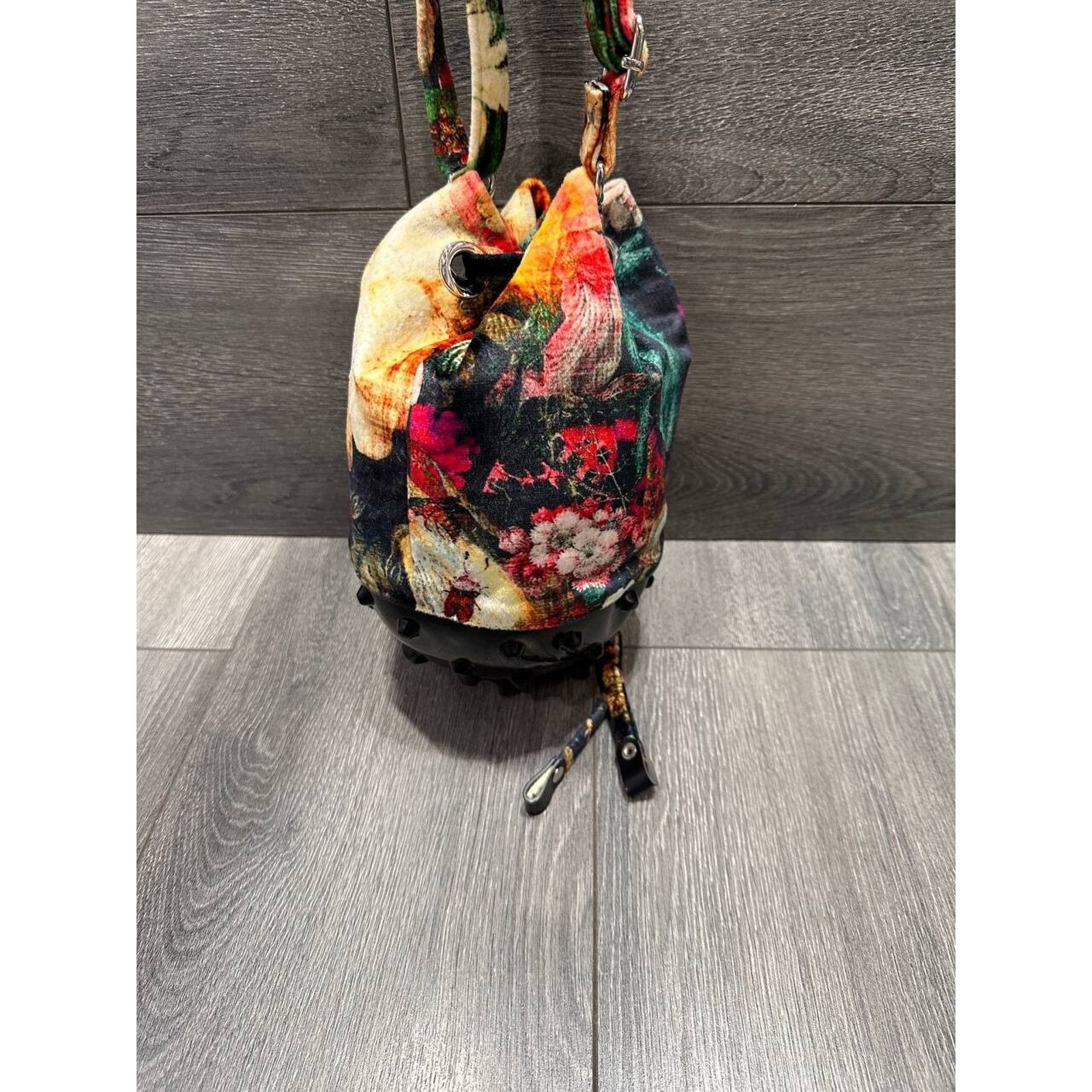 & Other Stories Medusa Bucket Womem Print Crossbody Bag B000492 Size ONE SIZE - 10 Thumbnail