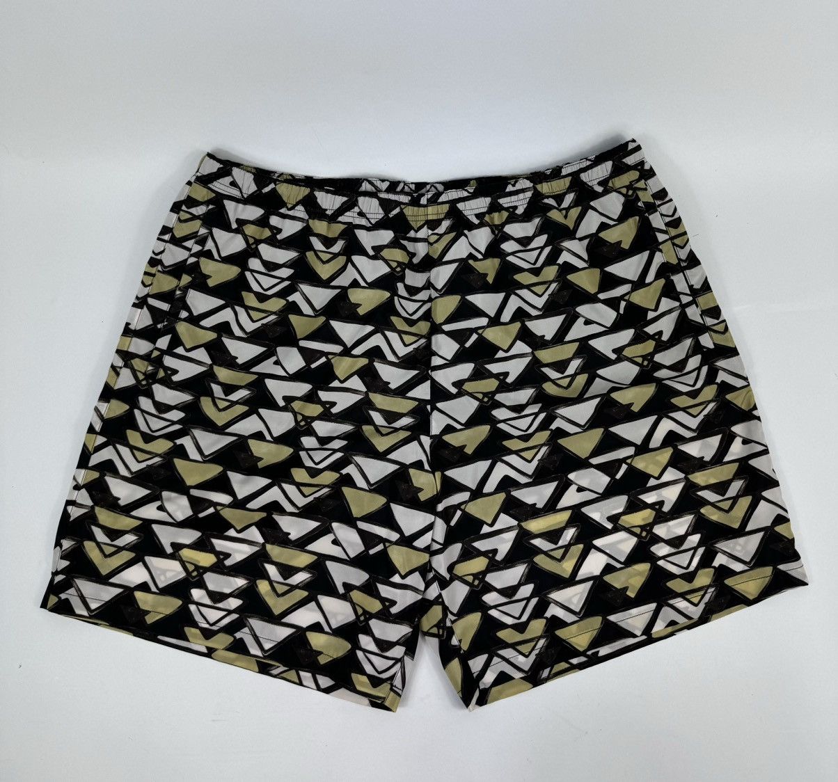 Prada GRAPHIC PRINT SWIM SHORTS Size US 36 / EU 52 - 2 Thumbnail