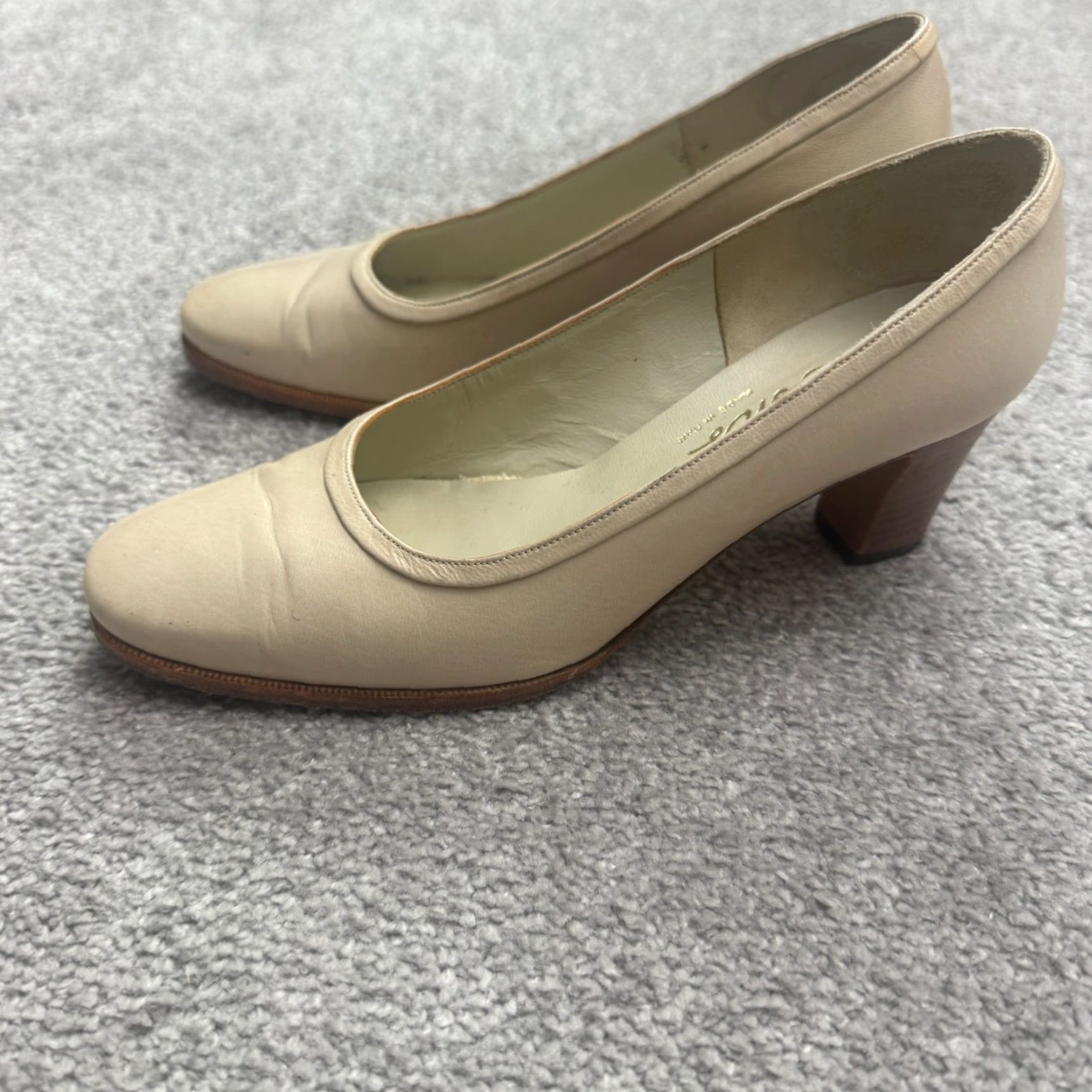 Vintage VINTAGE Ervins Zuane Women's Leather Block Heel Pumps 5B Beige 70s Retro Classic Designer Dress Shoe Size US 5 / IT 35 - 2 Thumbnail