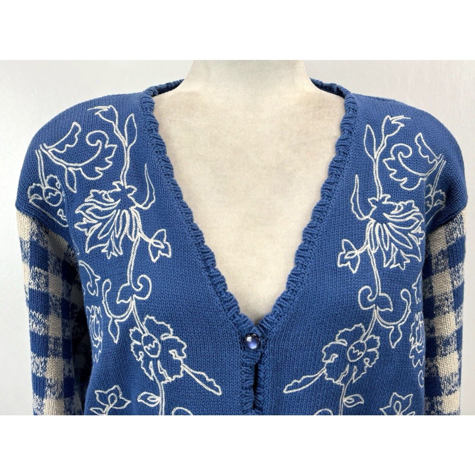 Vintage Women's Vintage Cardigan Sweater Medium Blue Floral Gingham Size M / US 6-8 / IT 42-44 - 5 Thumbnail