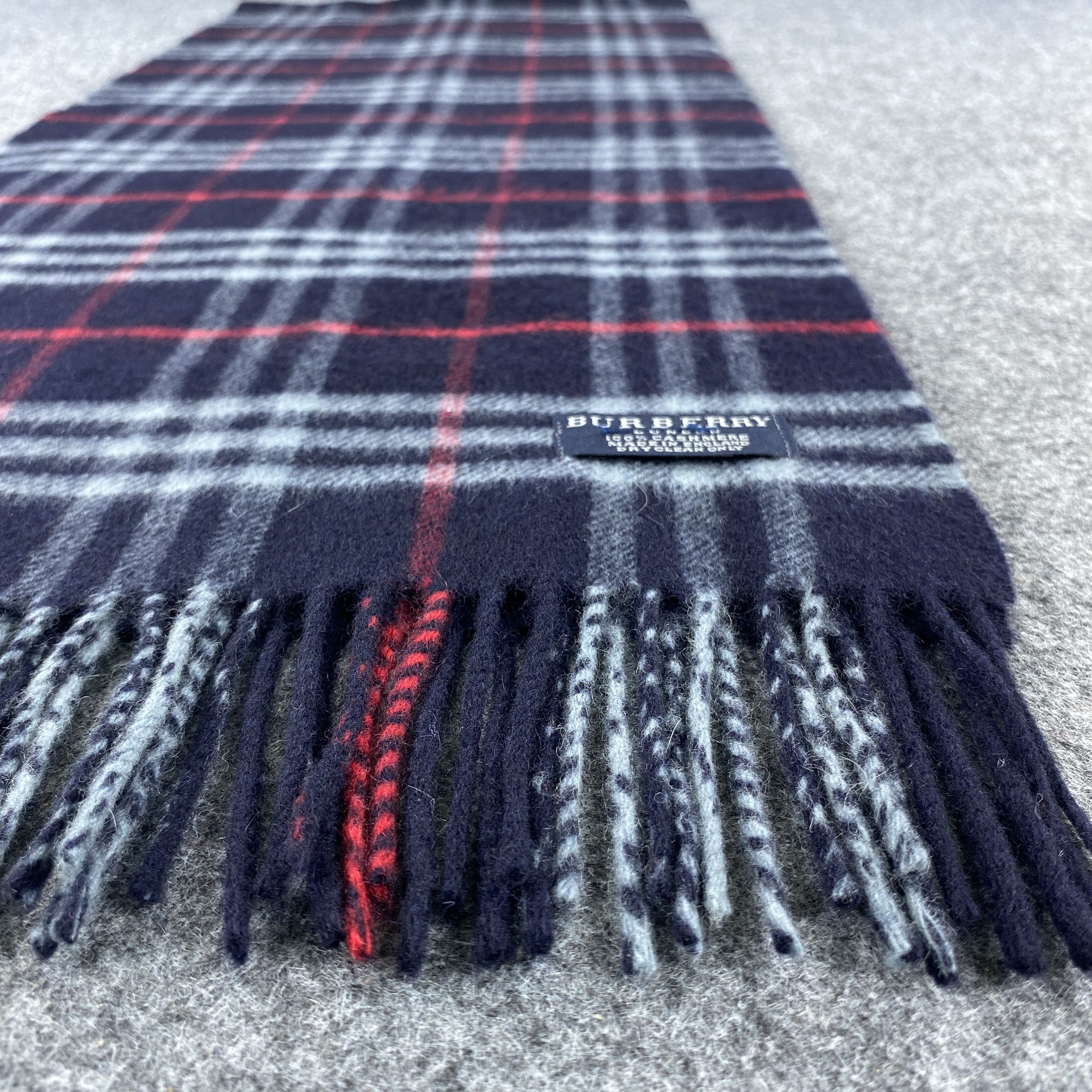 Burberry × Vintage Burberry Scarf # Muffler # Neckwear # D580 Size ONE SIZE - 7 Thumbnail