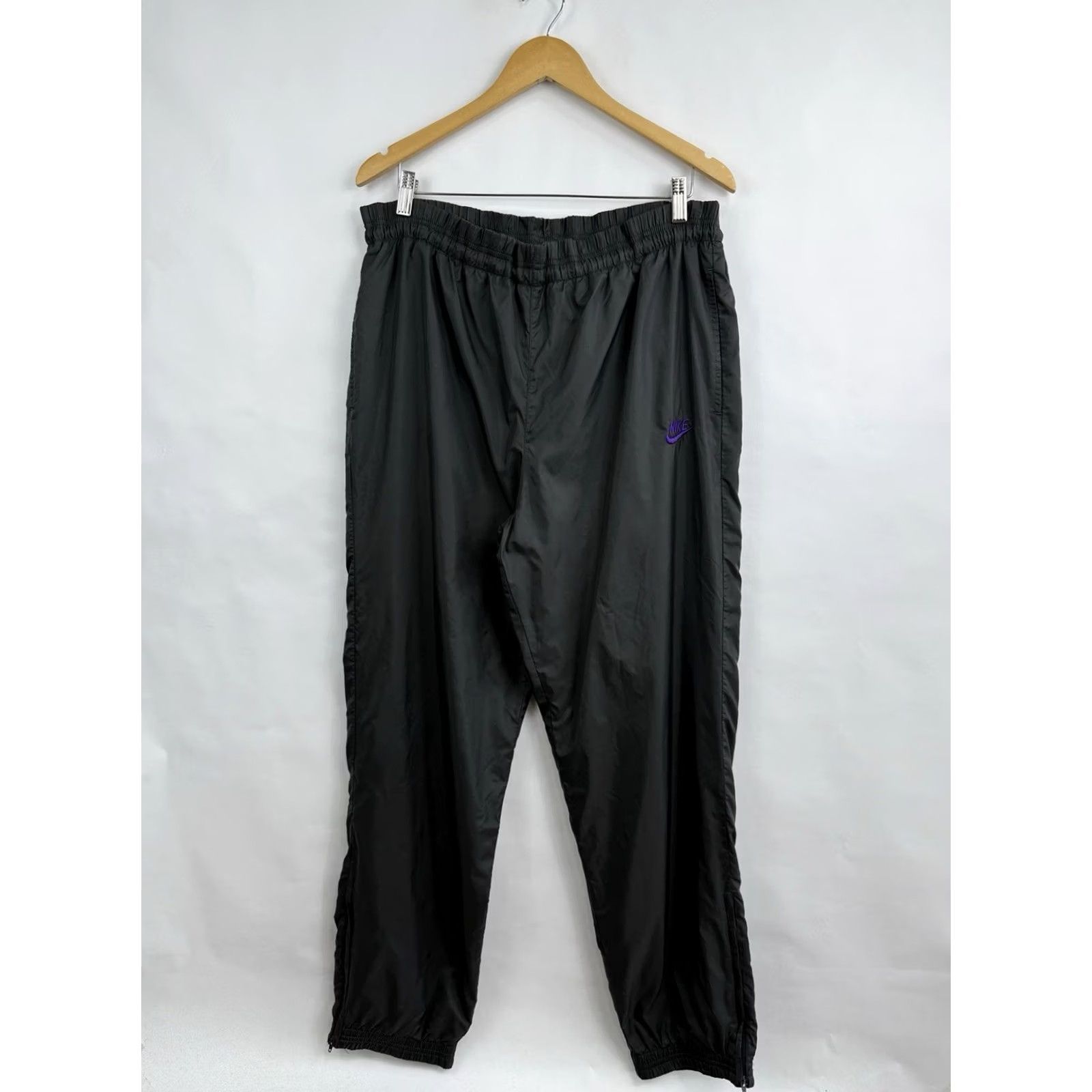 Nike VINTAGE Nike Track Pants L Black 80s Retro Nylon Men Size US 33 - 3 Thumbnail