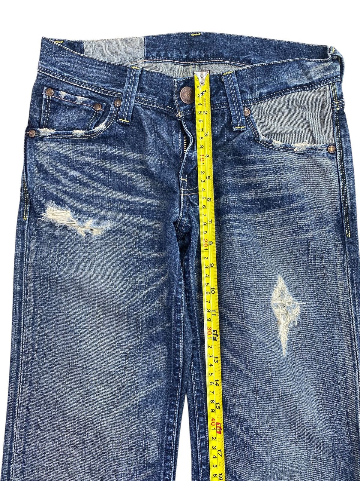 Levi's Vintage Levi’s Faded Blue Wash Style Ripped Jeans Size US 28 / EU 44 - 6 Thumbnail
