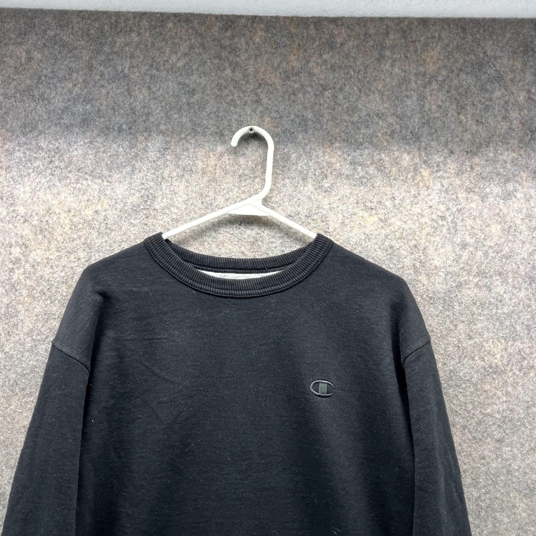 Champion VINTAGE Champion Sweater Men Medium Black Sweatshirt Pullover Crewneck Fleece Logo All Seasons Size US M / EU 48-50 / 2 - 2 Thumbnail