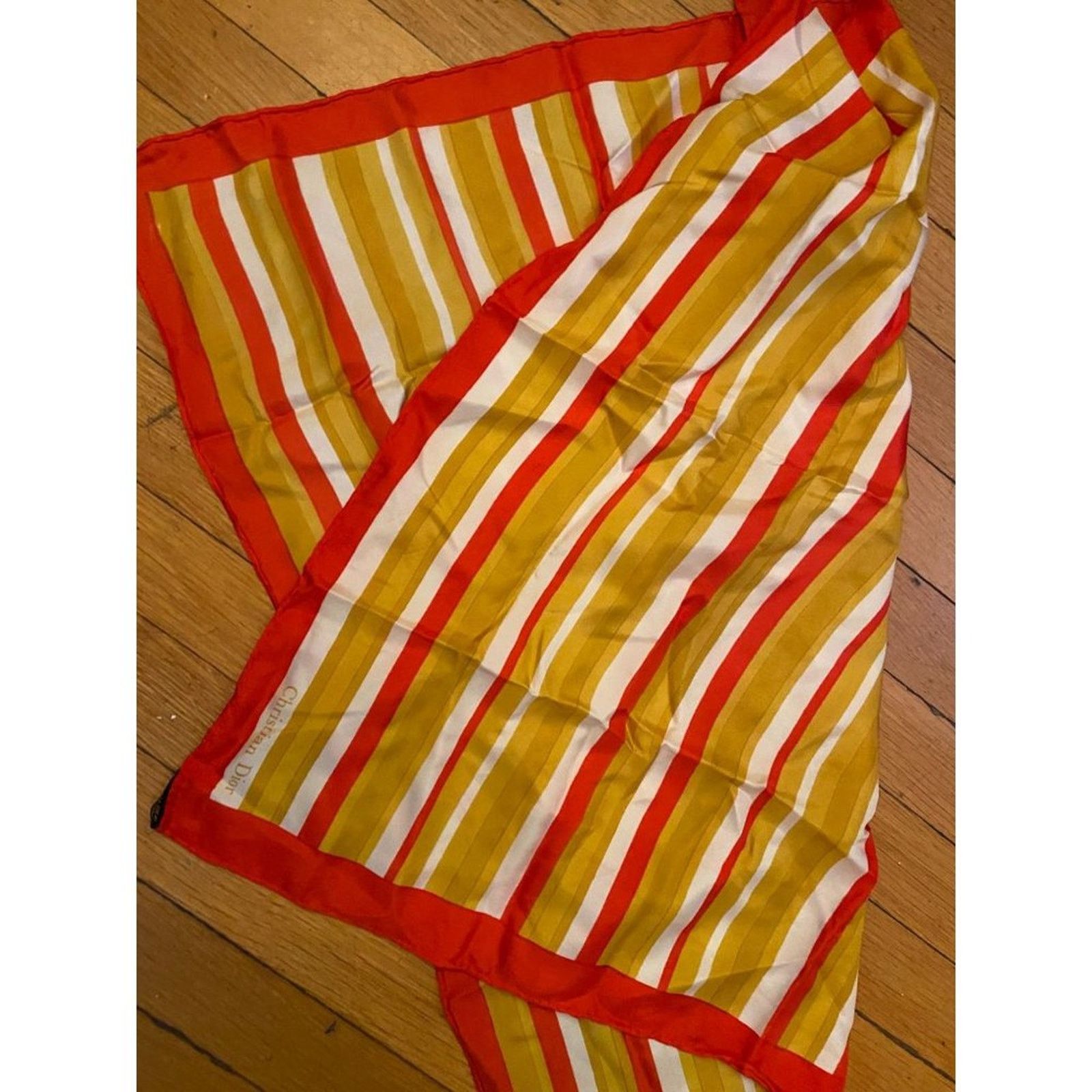 Christian Dior Monsieur Italy Christian Dior 100% Silk Hand Rolled 27" x 25" Scarf Size ONE SIZE - 2 Thumbnail