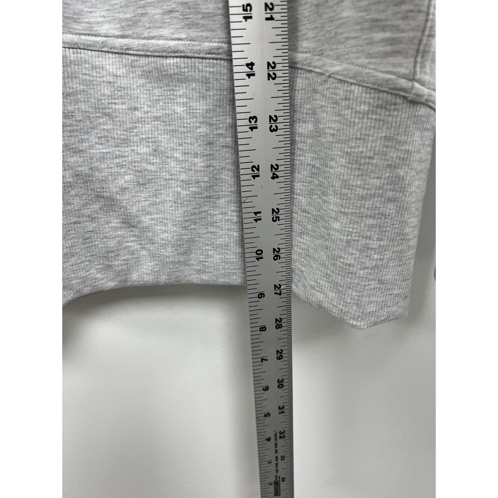 Lululemon Lululemon Women High Lines Cowl Neck Pullover Size 4 A001479 Size S / US 4 / IT 40 - 9 Thumbnail