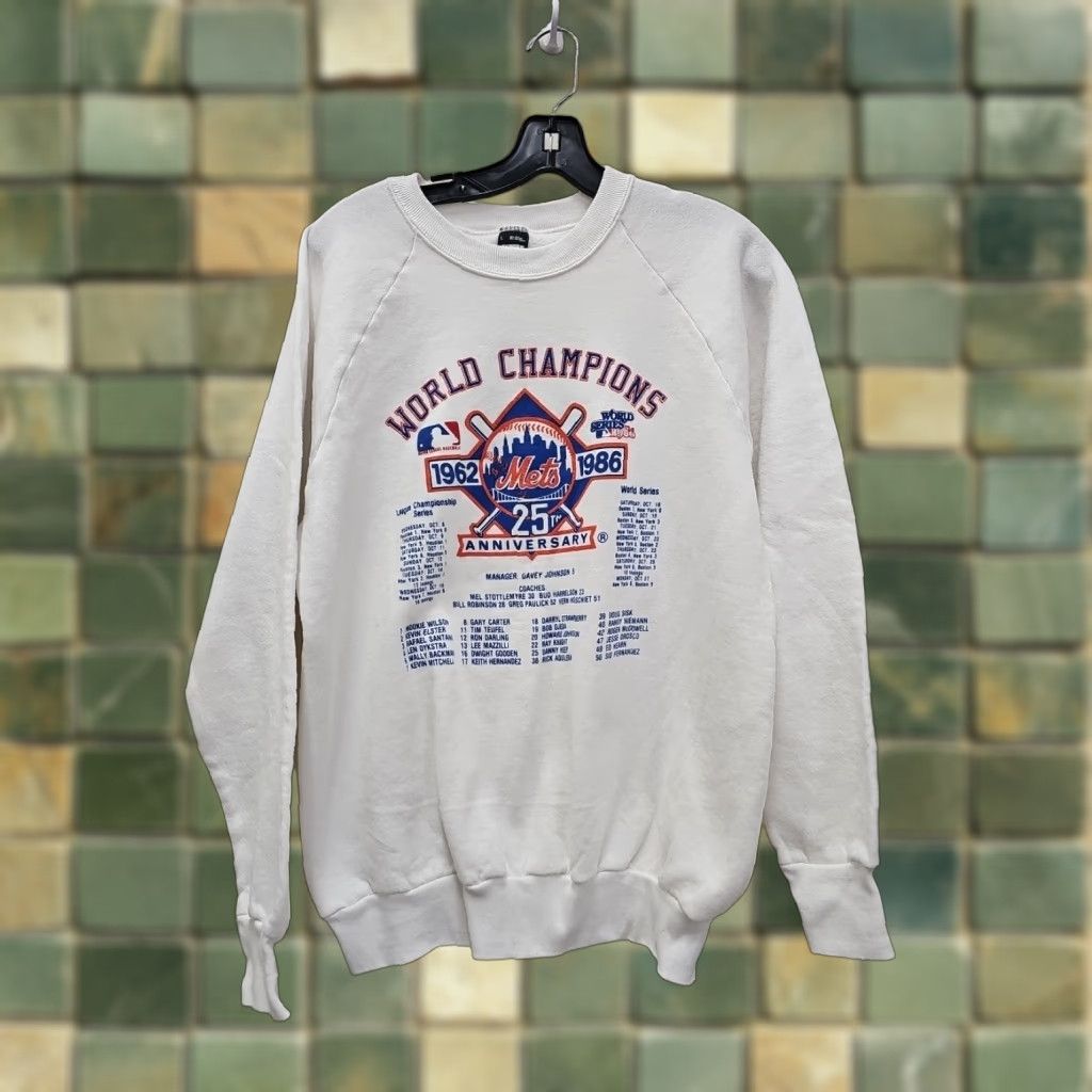Vintage Vintage New York Mets 1986 World Series Champion Lineup Anniversary Crewneck Sweater Large White Men Large Crewneck Mens Size US L / EU 52-54 / 3 - 1 Thumbnail