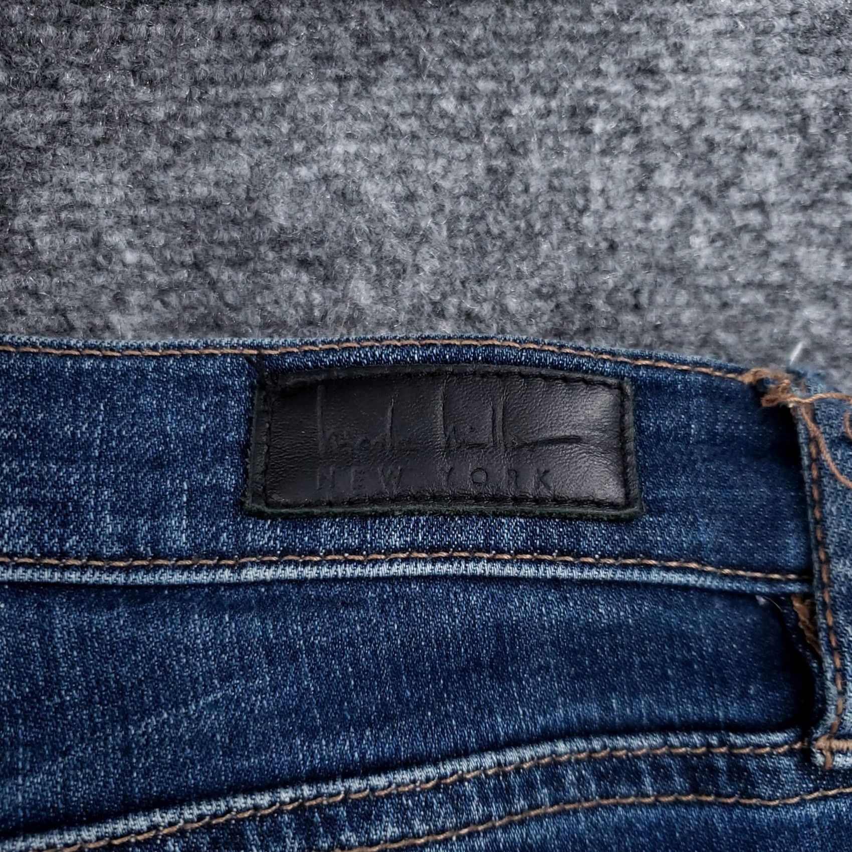 Nicole Miller Nicole Miller Jeans Womens 6 Mid-Rise Tribeca Straight Ripped Medium Blue Denim Size 28" / US 6 / IT 42 - 3 Thumbnail