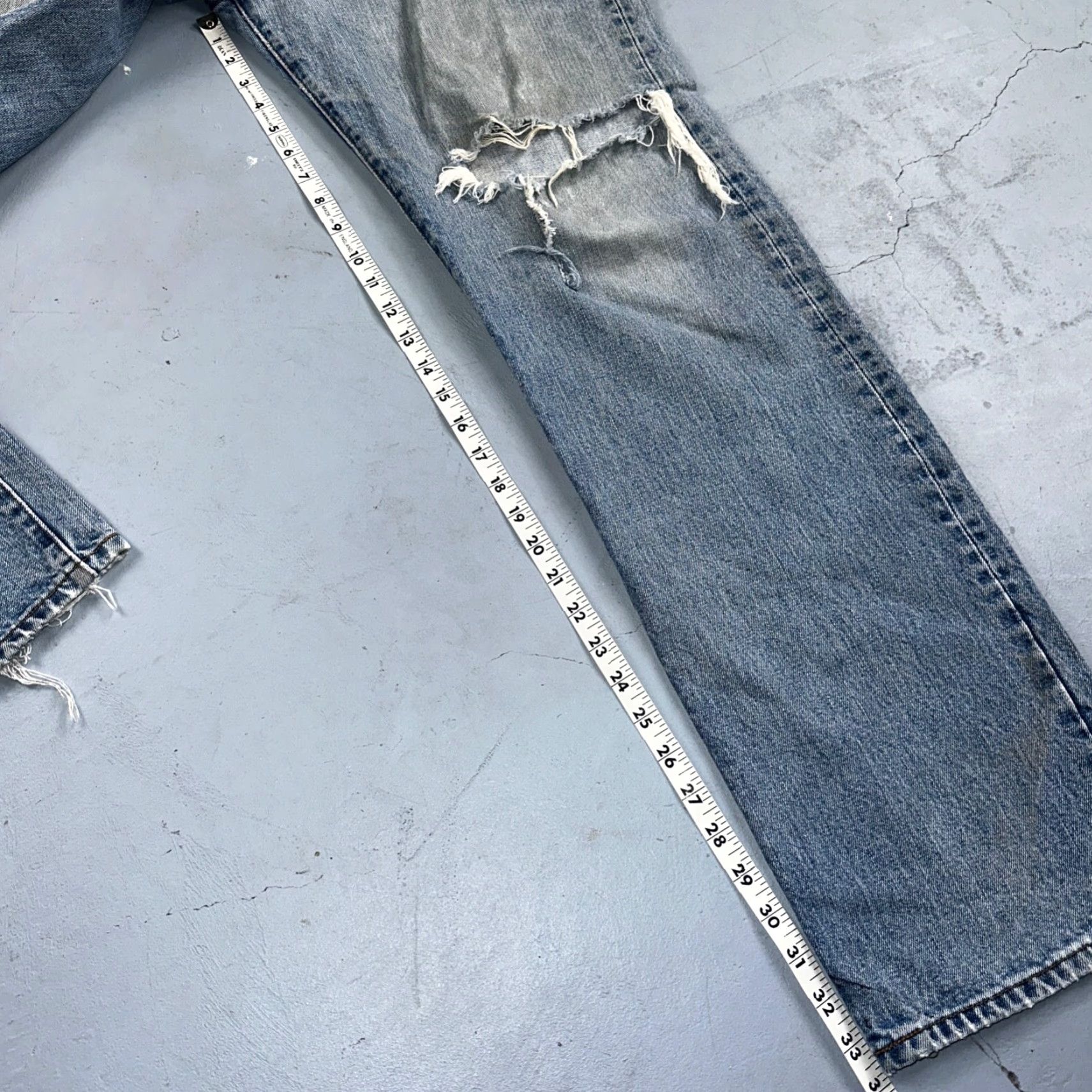 Levi's VINTAGE Levi's 501 Jeans Men Straight 36x34 Light Wash 90s 501 Series Denim Cotton Blue Size US 36 / EU 52 - 5 Thumbnail
