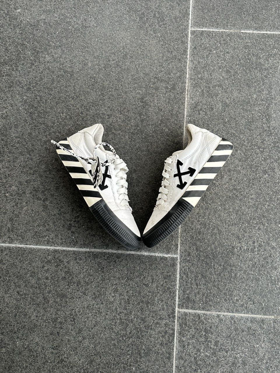 Off-White off-white low vulcanized sneakers Size US 8 / IT 38 - 1 Thumbnail