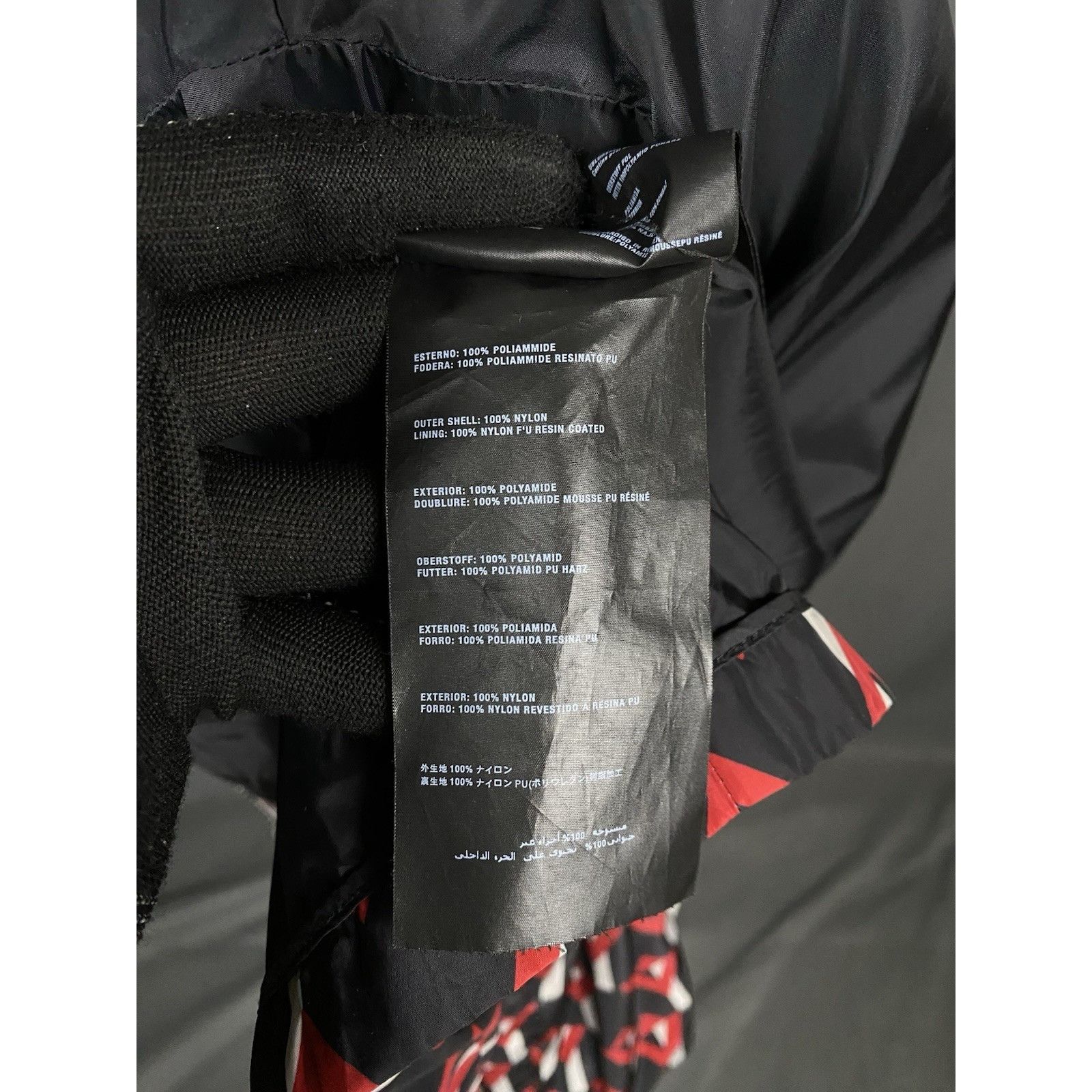 Prada MINT! Prada Women's Black Red Geometric Pattern Windbreaker Size XS / US 0-2 / IT 36-38 - 11 Thumbnail