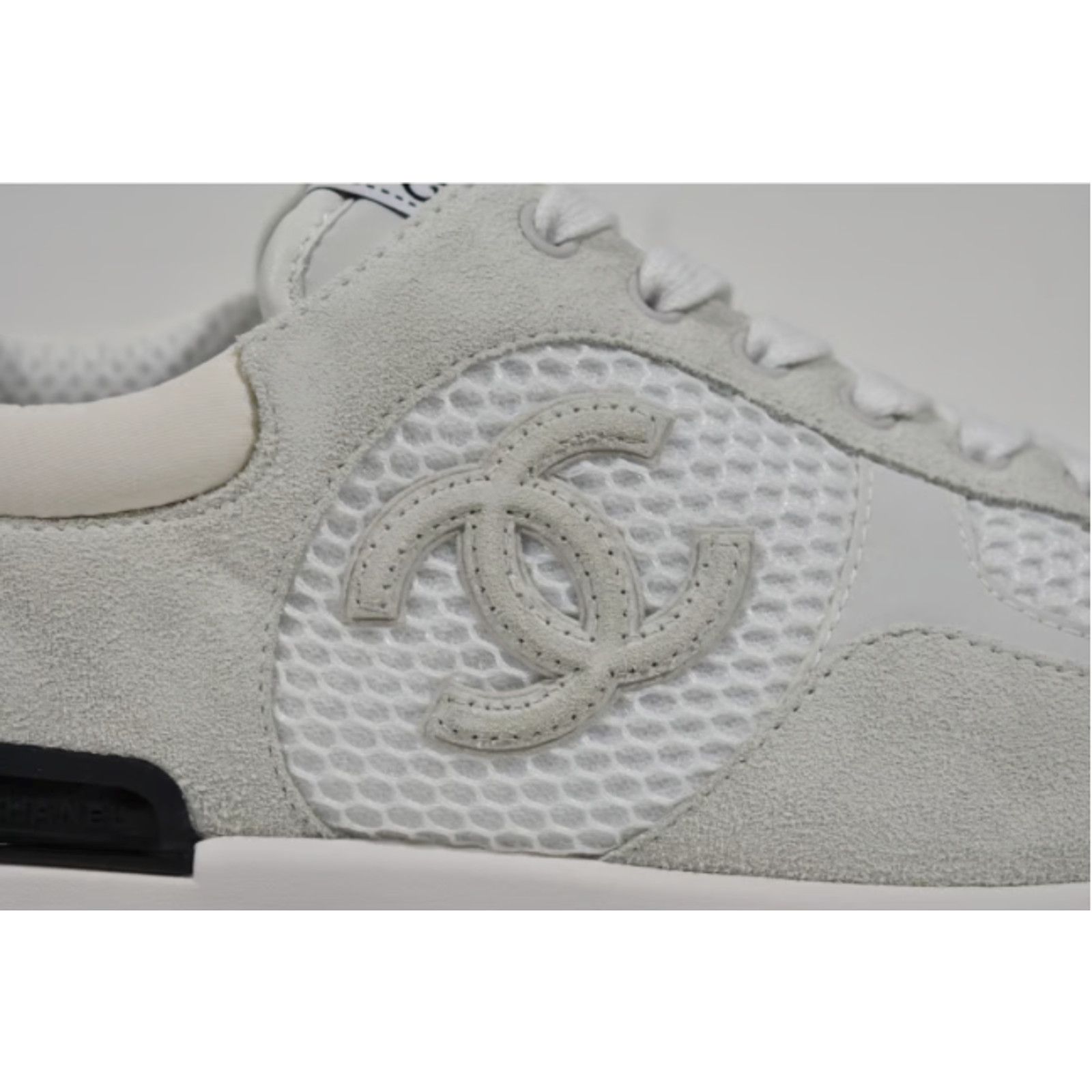 Chanel 22P Classic CC Lace Up Flat Runner Trainer Sneaker 39.5 Size US 9.5 / IT 39.5 - 5 Thumbnail