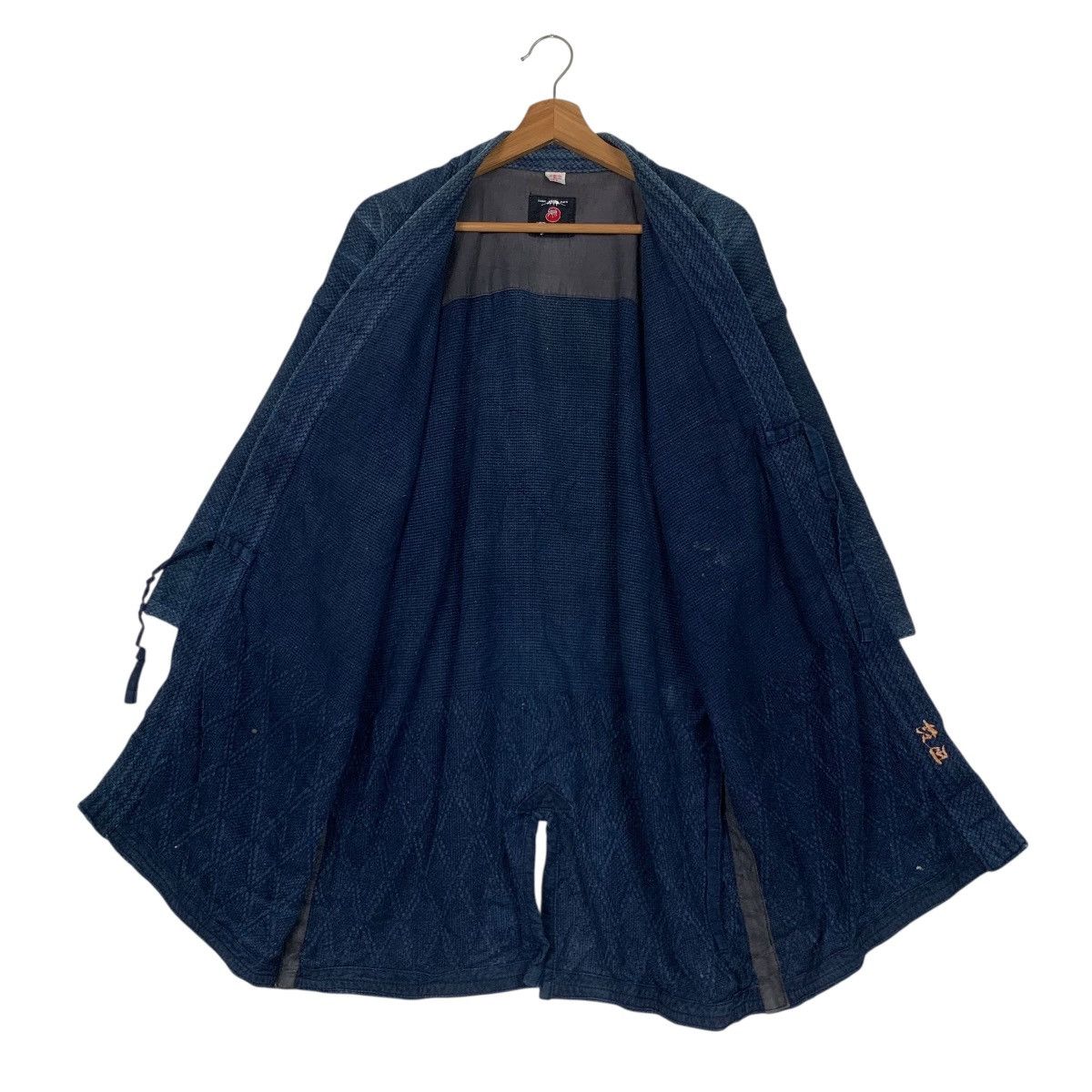Vintage FUJI DARUMA Indigo Sashiko Thick Weave Kimono #3567-C163 Size US L / EU 52-54 / 3 - 11 Thumbnail