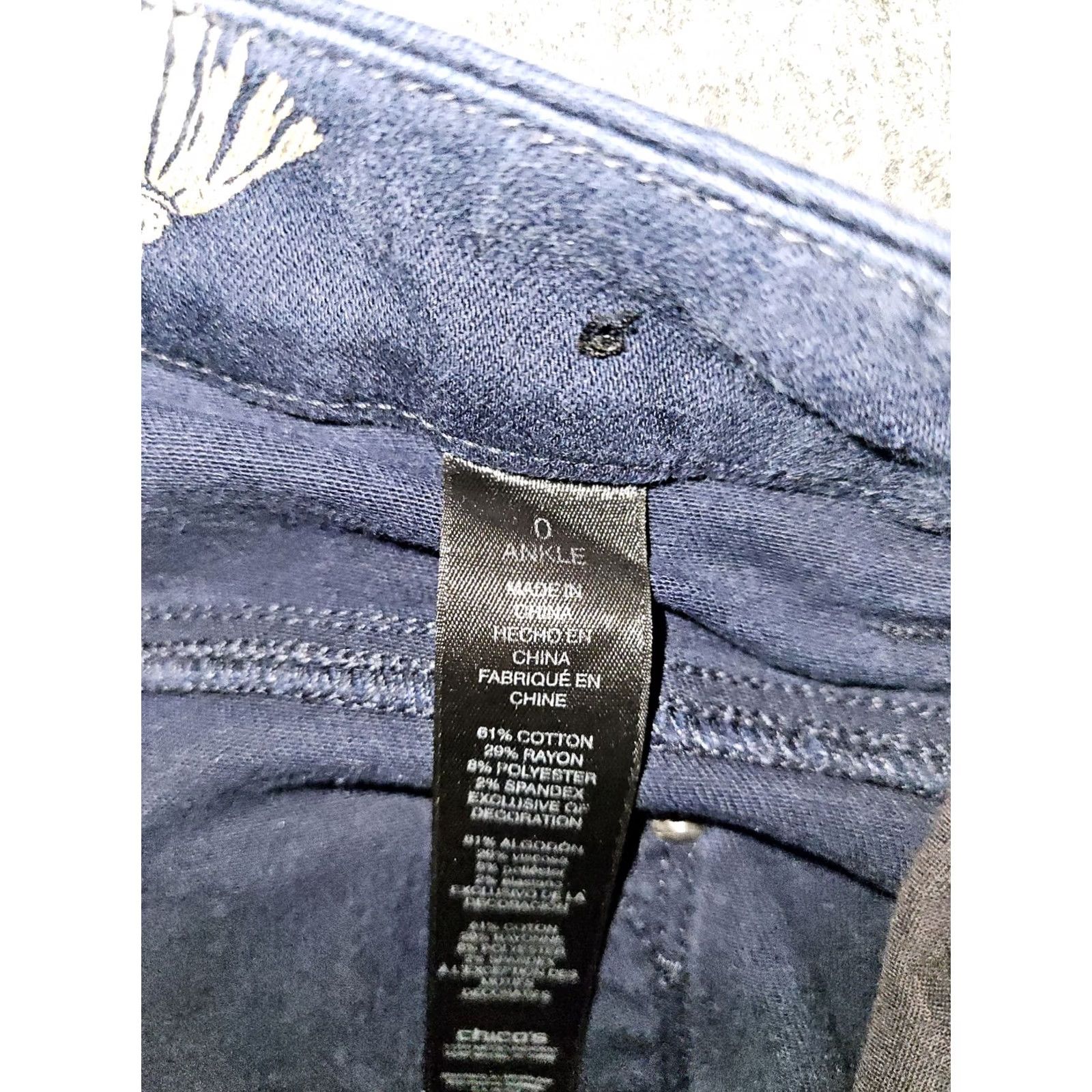 Vintage VINTAGE Chico's So Slimming Girlfriend Ankle Jeans Women's 0 Blue Mid Rise AOP Stretch Preppy Denim Jeans City School Womens Size 25" / US 0 / IT 36 - 3 Thumbnail