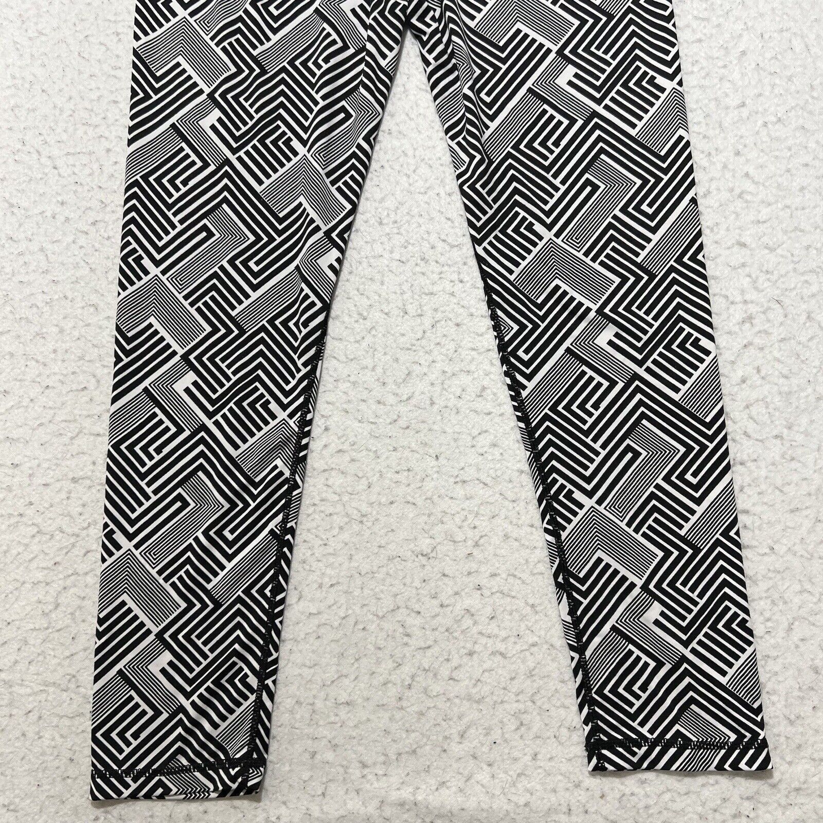 Other Rue21 XL Pull On Black White Geometric Leggings Yoga Pants Size 40" / US 18 - 7 Thumbnail