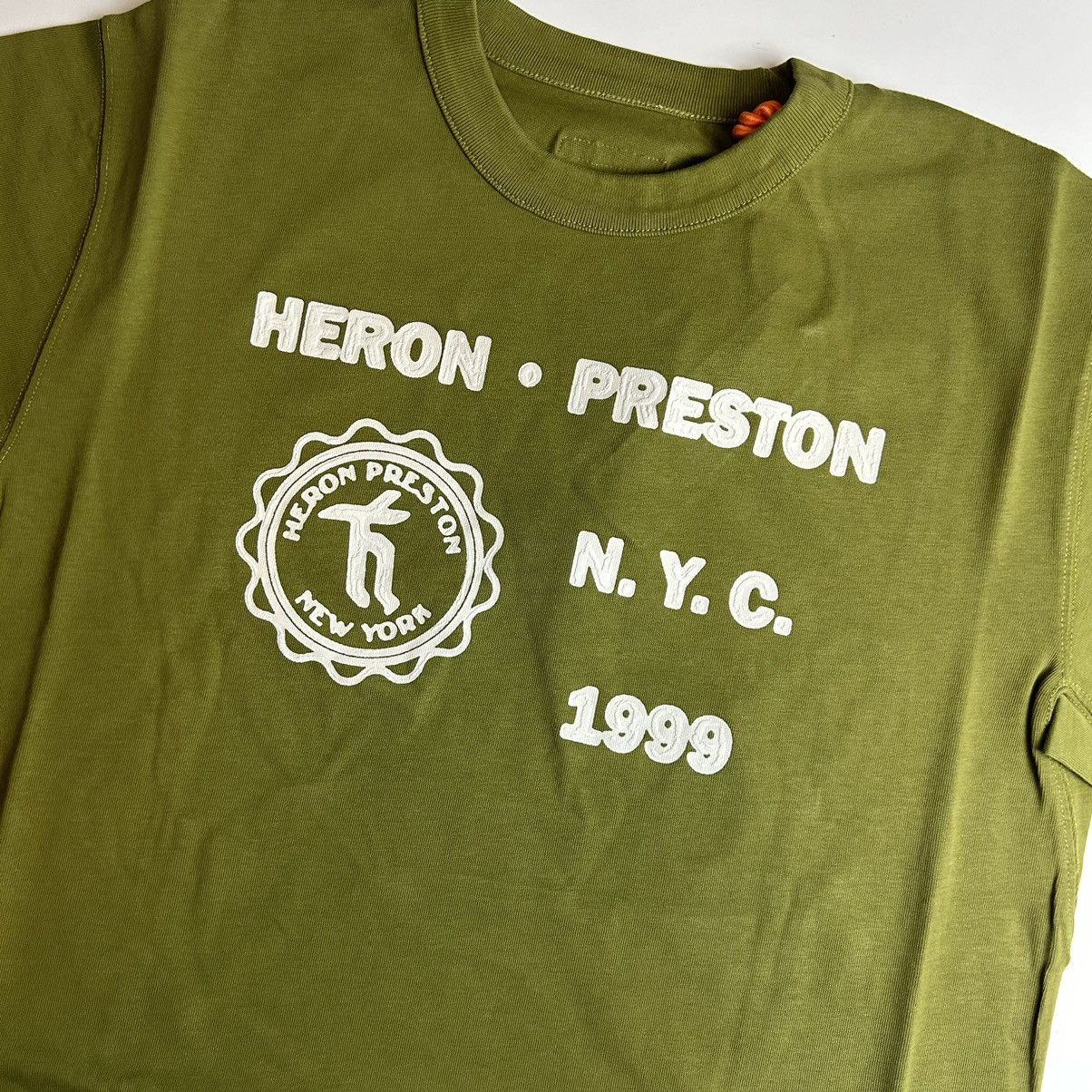 Heron Preston *NEW* Heron Preston Medieval Swans NYC T-shirt Womens Size M / US 6-8 / IT 42-44 - 2 Thumbnail